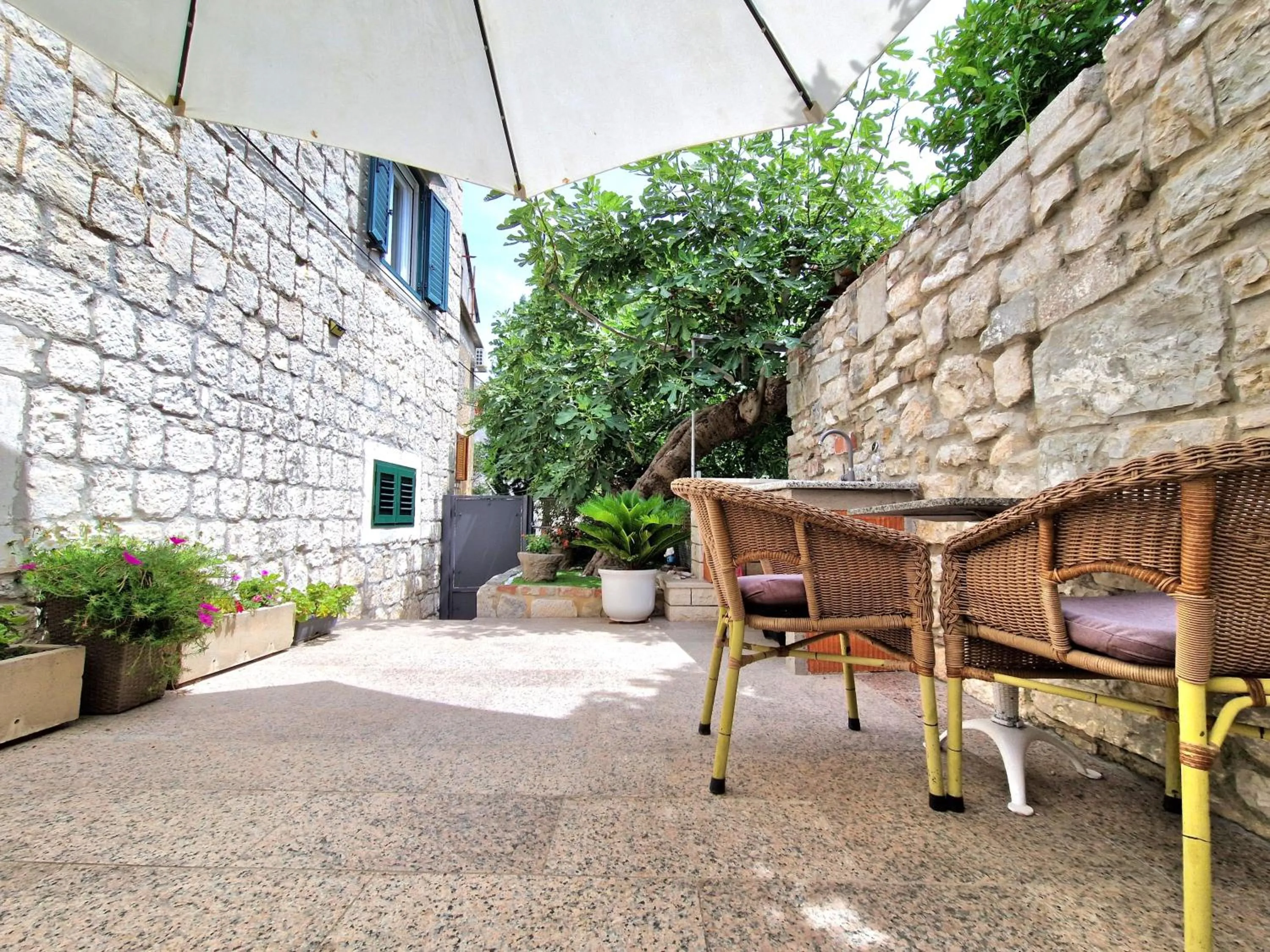 Apartment and Room Nona Stella