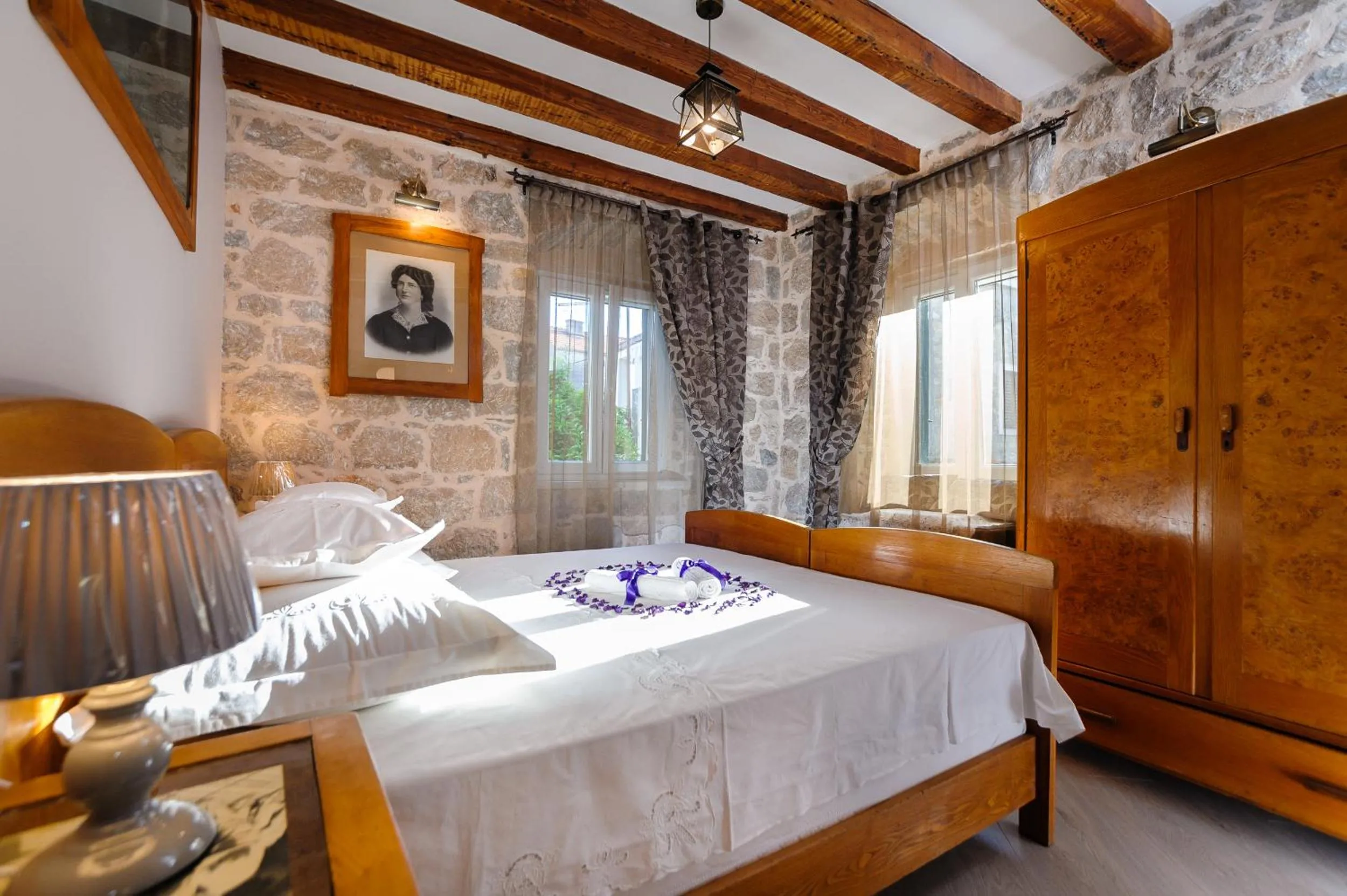 Property building, Bed in Apartment and Room Nona Stella