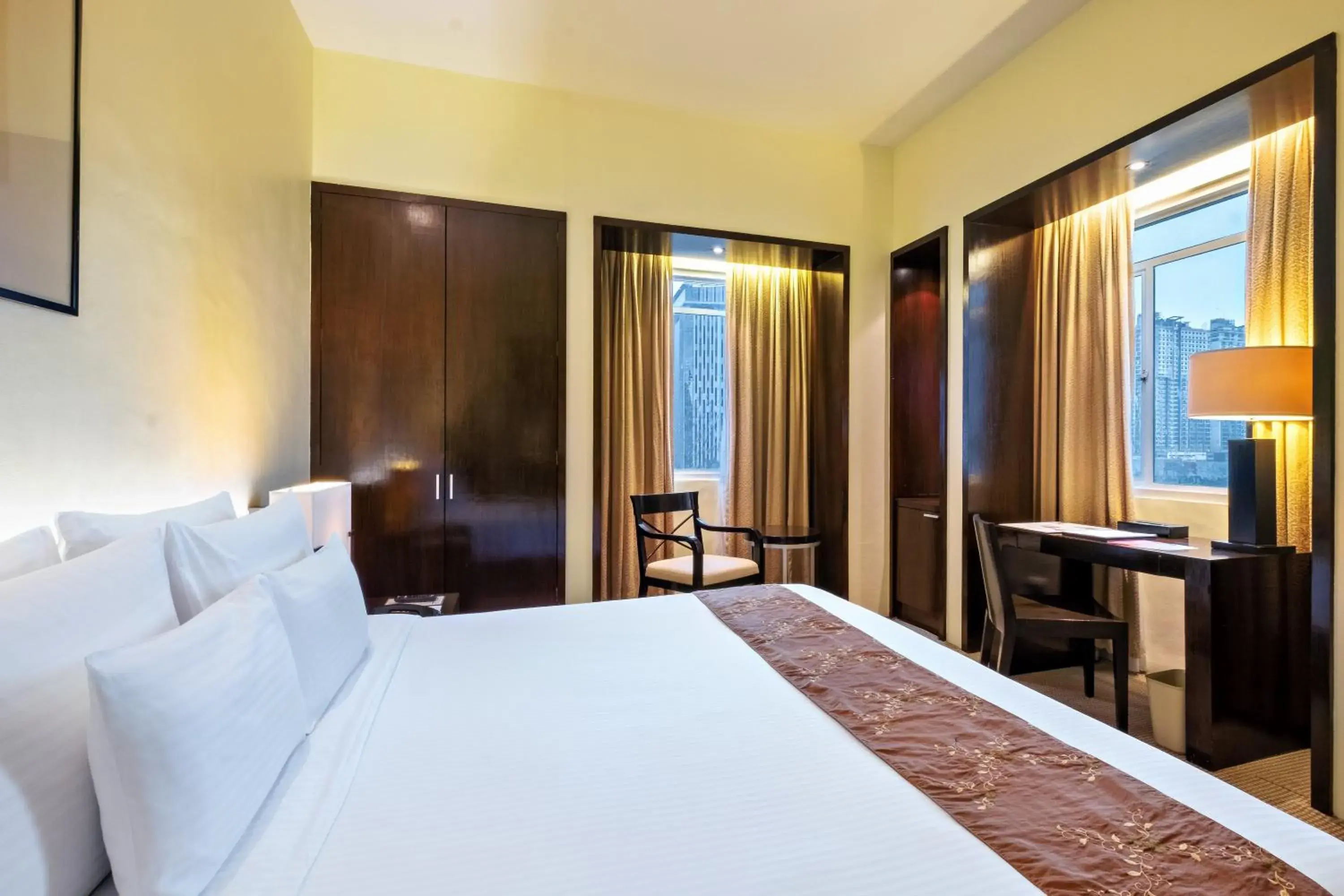 Junior Suite in Waterfront Cebu City Hotel & Casino Junior Suite in Waterfront Cebu City Hotel & Casino