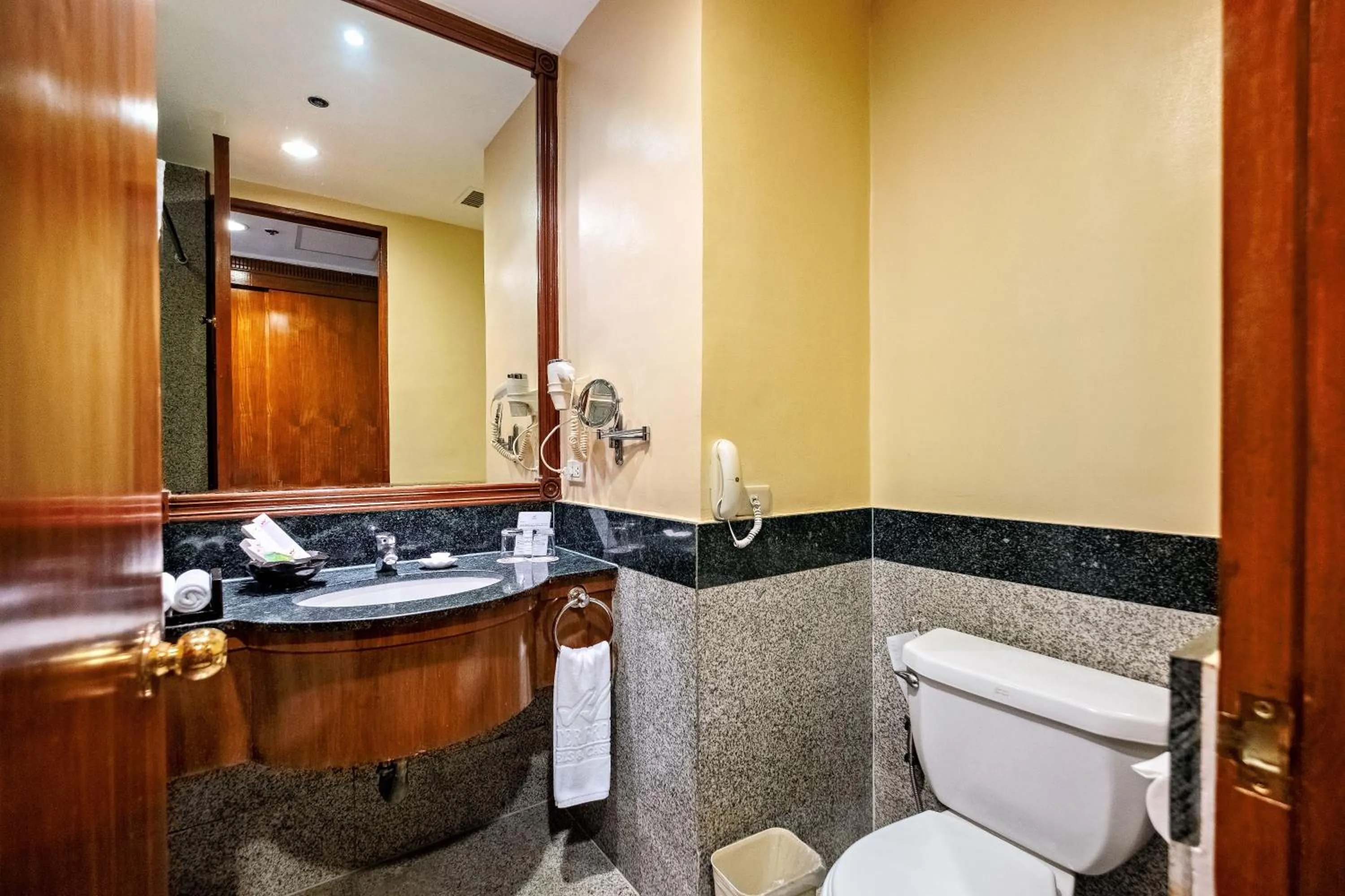 Bathroom in Waterfront Cebu City Hotel & Casino