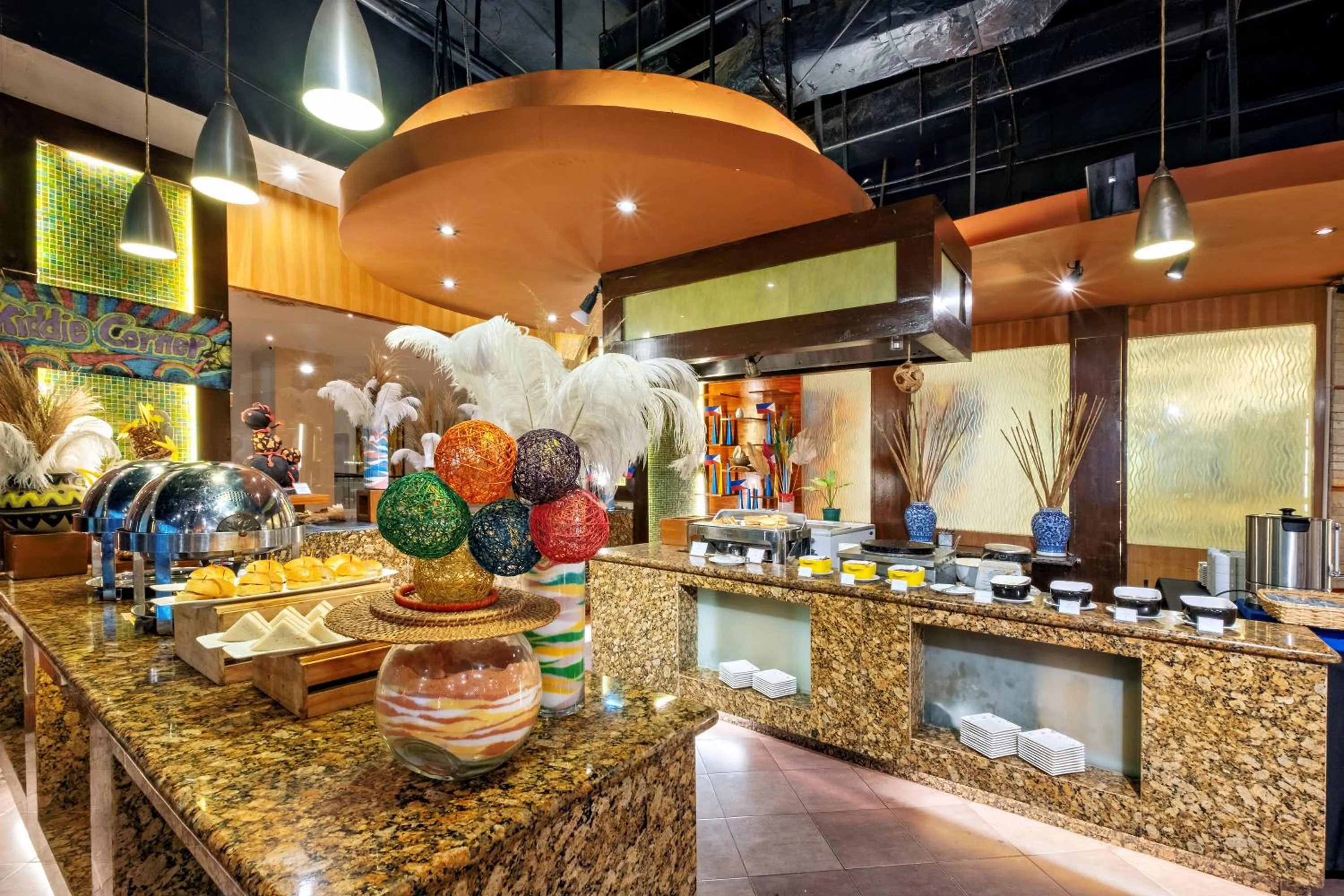 Restaurant/places to eat in Waterfront Cebu City Hotel & Casino