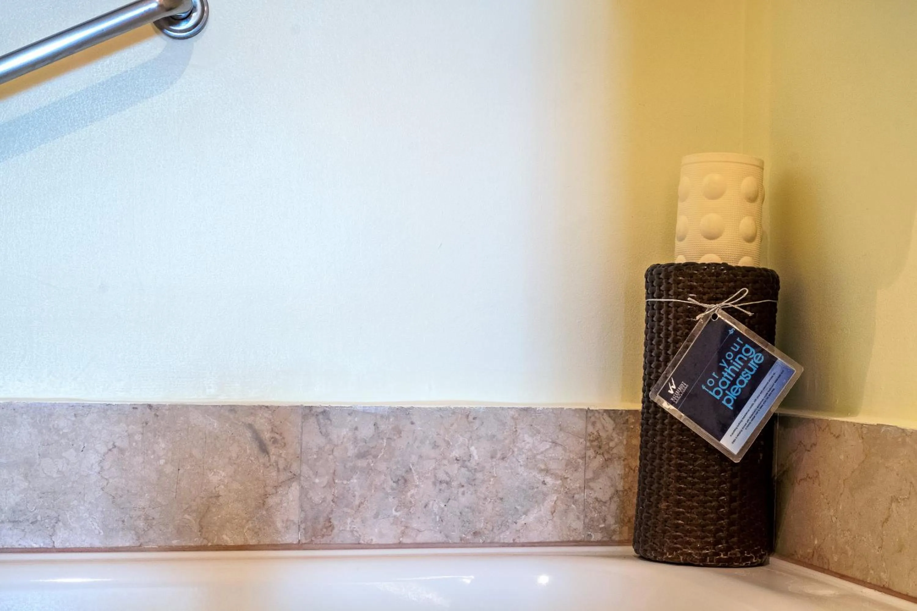 Bathroom in Waterfront Cebu City Hotel & Casino
