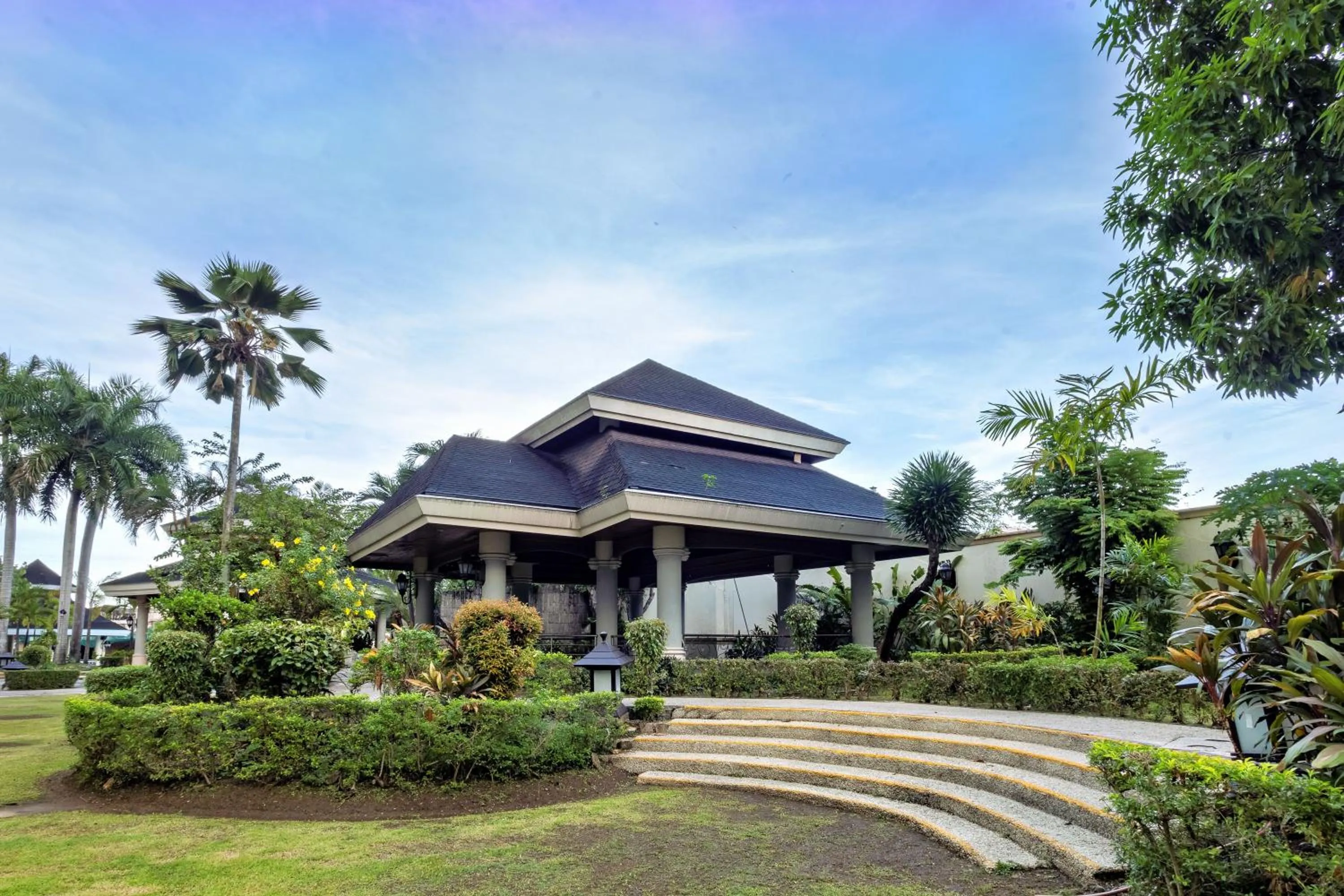 Garden in Waterfront Cebu City Hotel & Casino