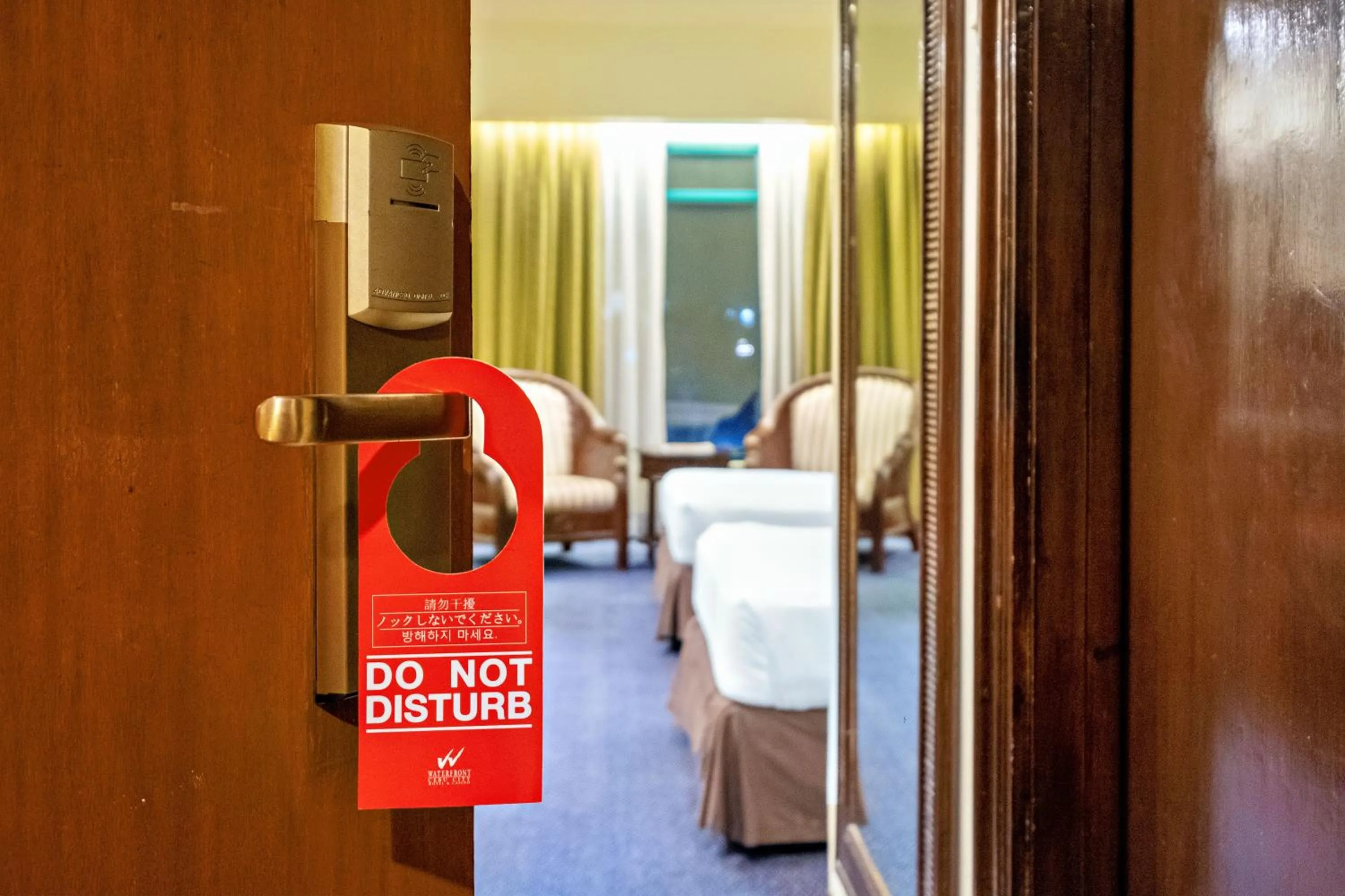 Bedroom in Waterfront Cebu City Hotel & Casino