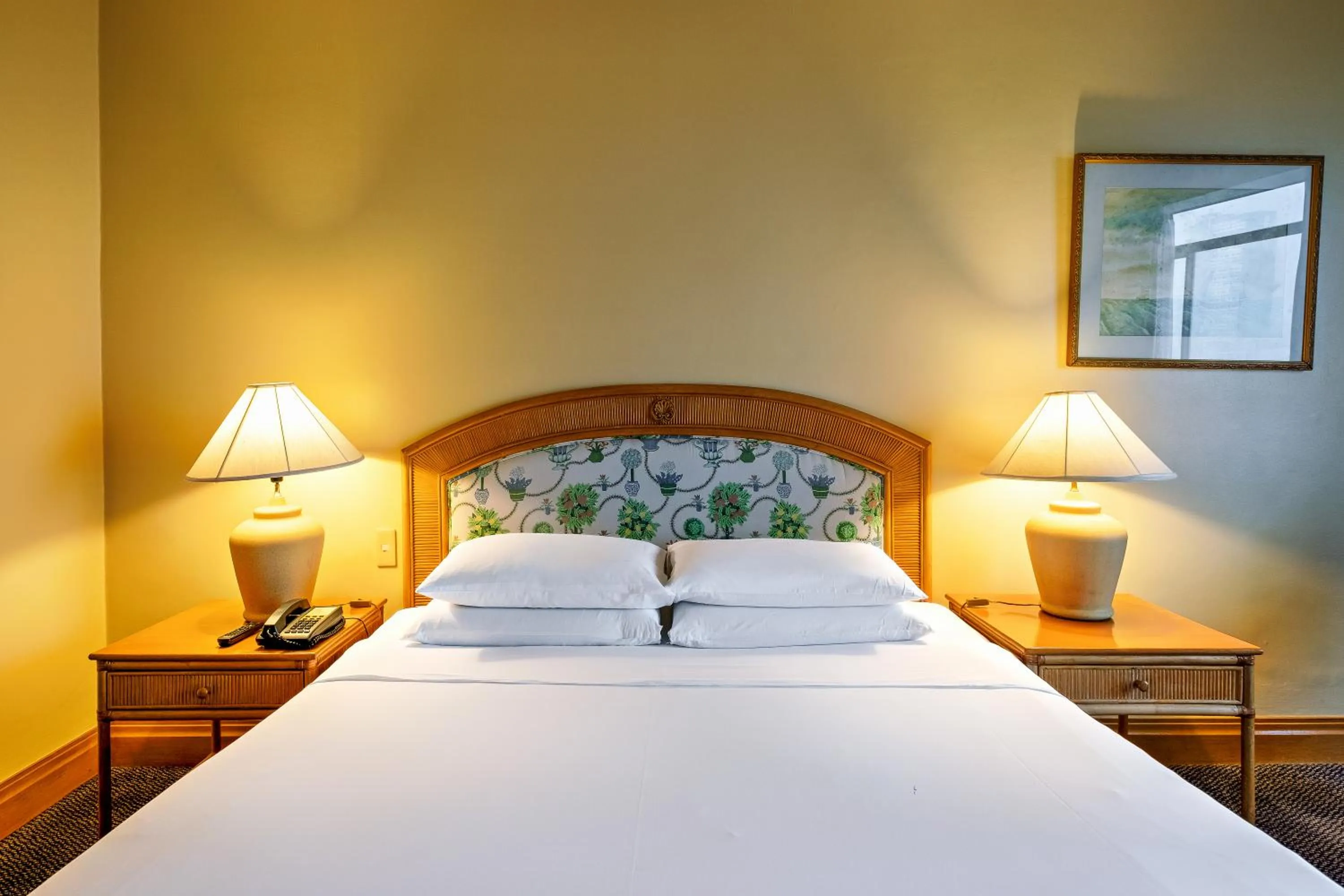 Bed in Waterfront Cebu City Hotel & Casino