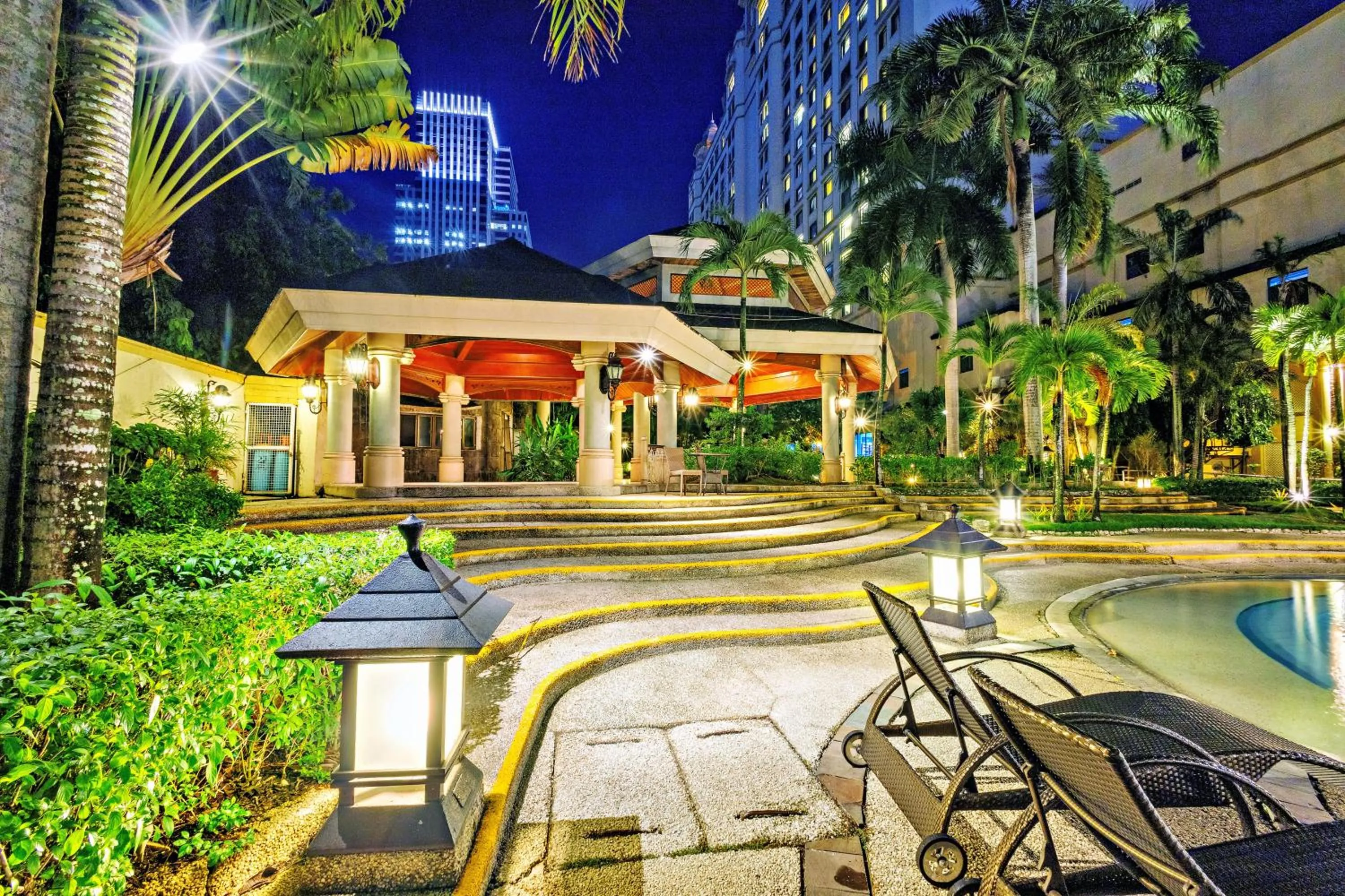 Garden in Waterfront Cebu City Hotel & Casino