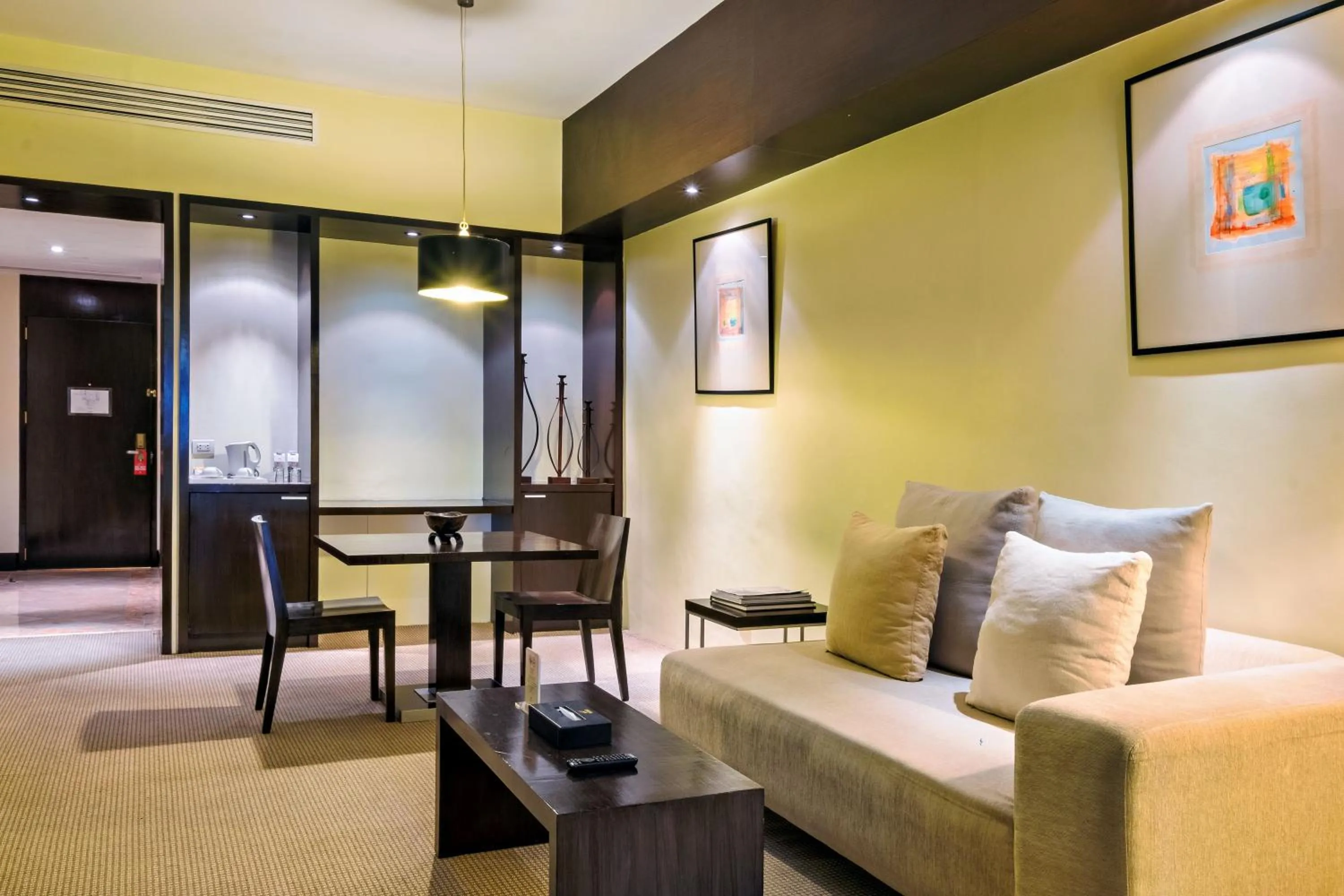 Living room in Waterfront Cebu City Hotel & Casino