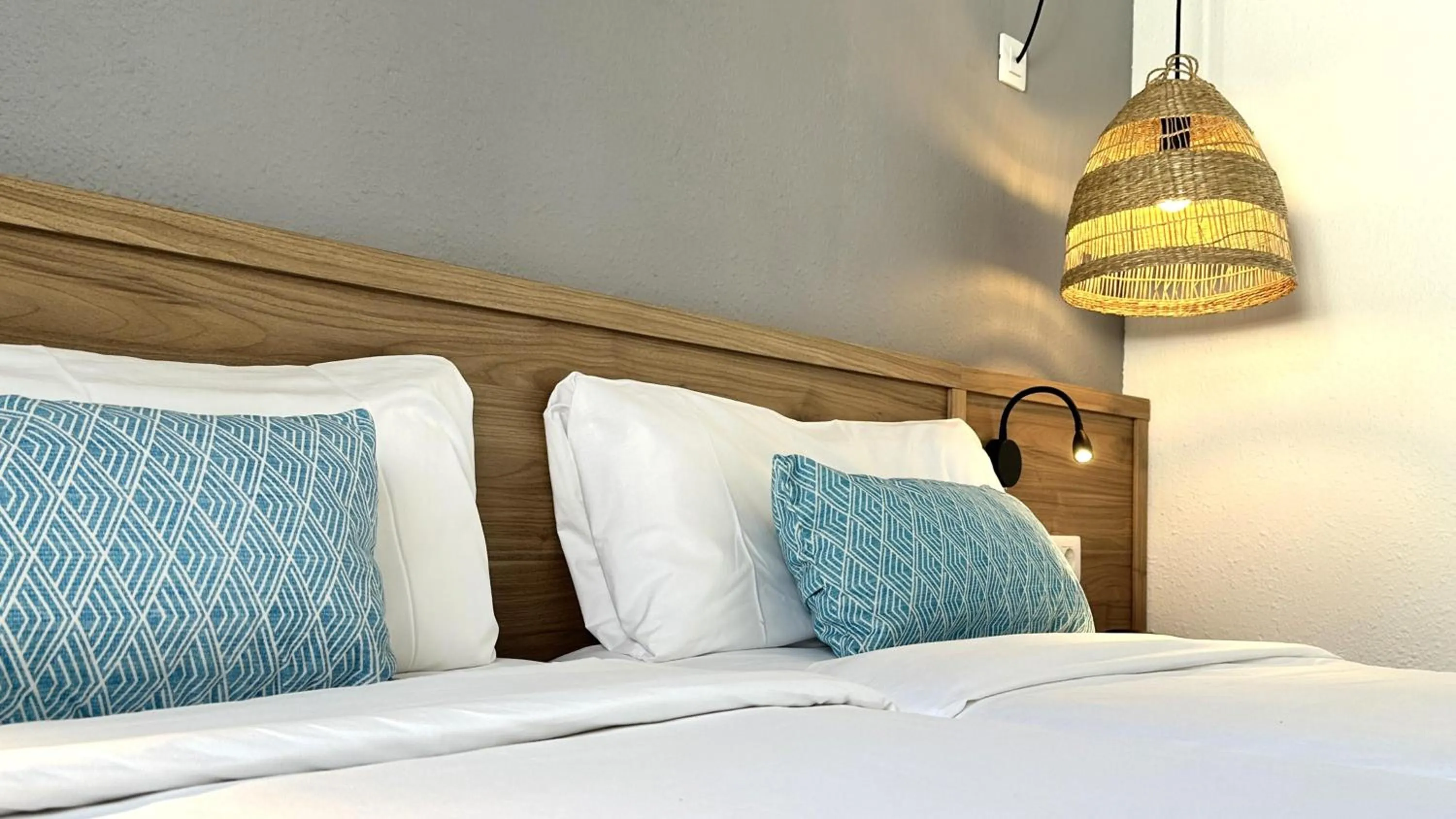 Photo of the whole room, Bed in Caleta Dorada