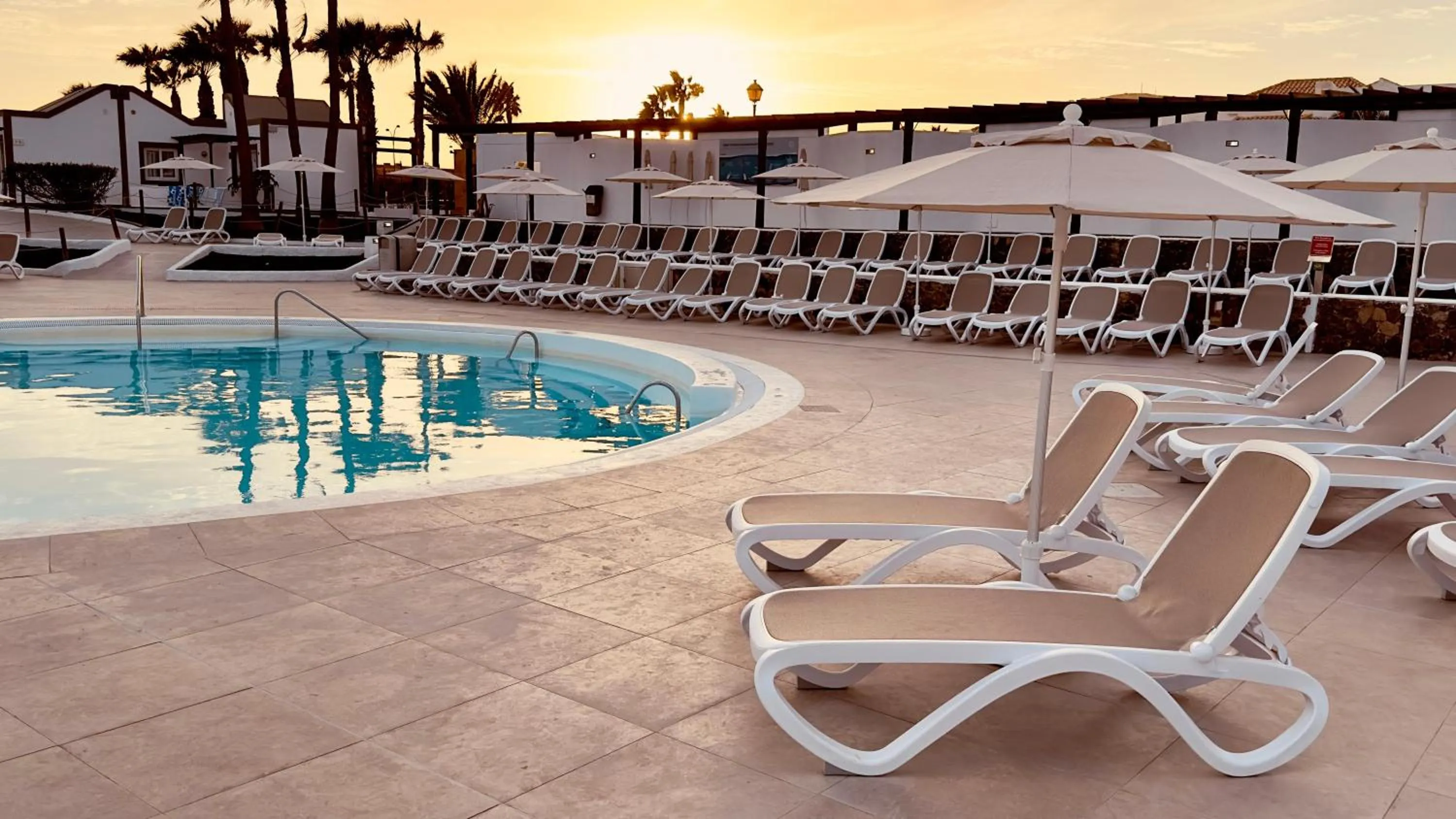 Swimming pool in Caleta Dorada