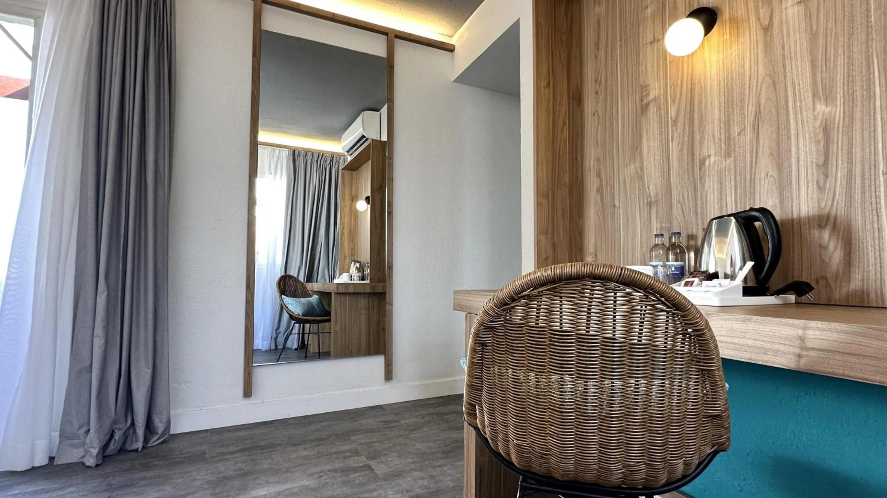 Photo of the whole room in Caleta Dorada