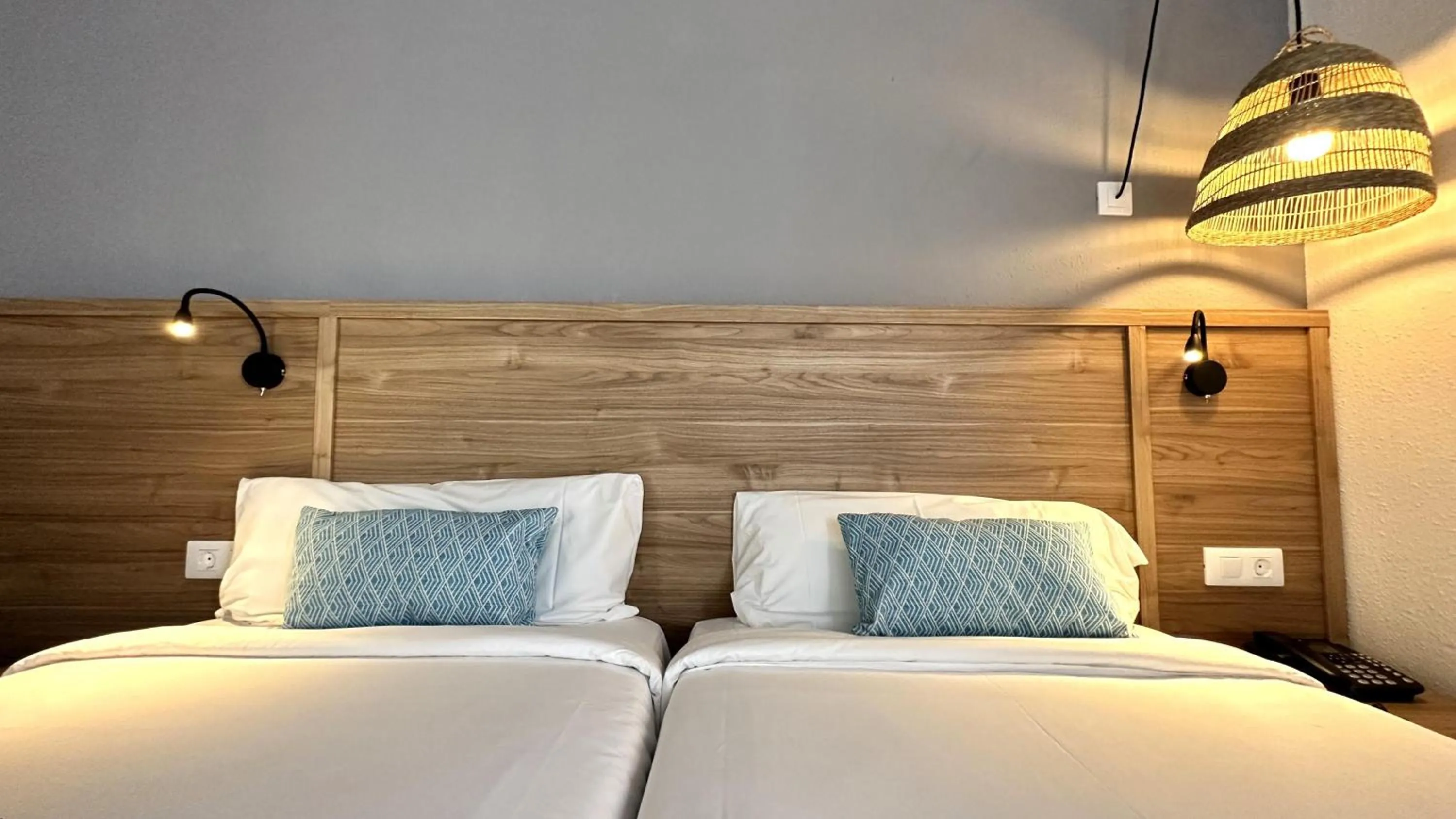 Photo of the whole room, Bed in Caleta Dorada