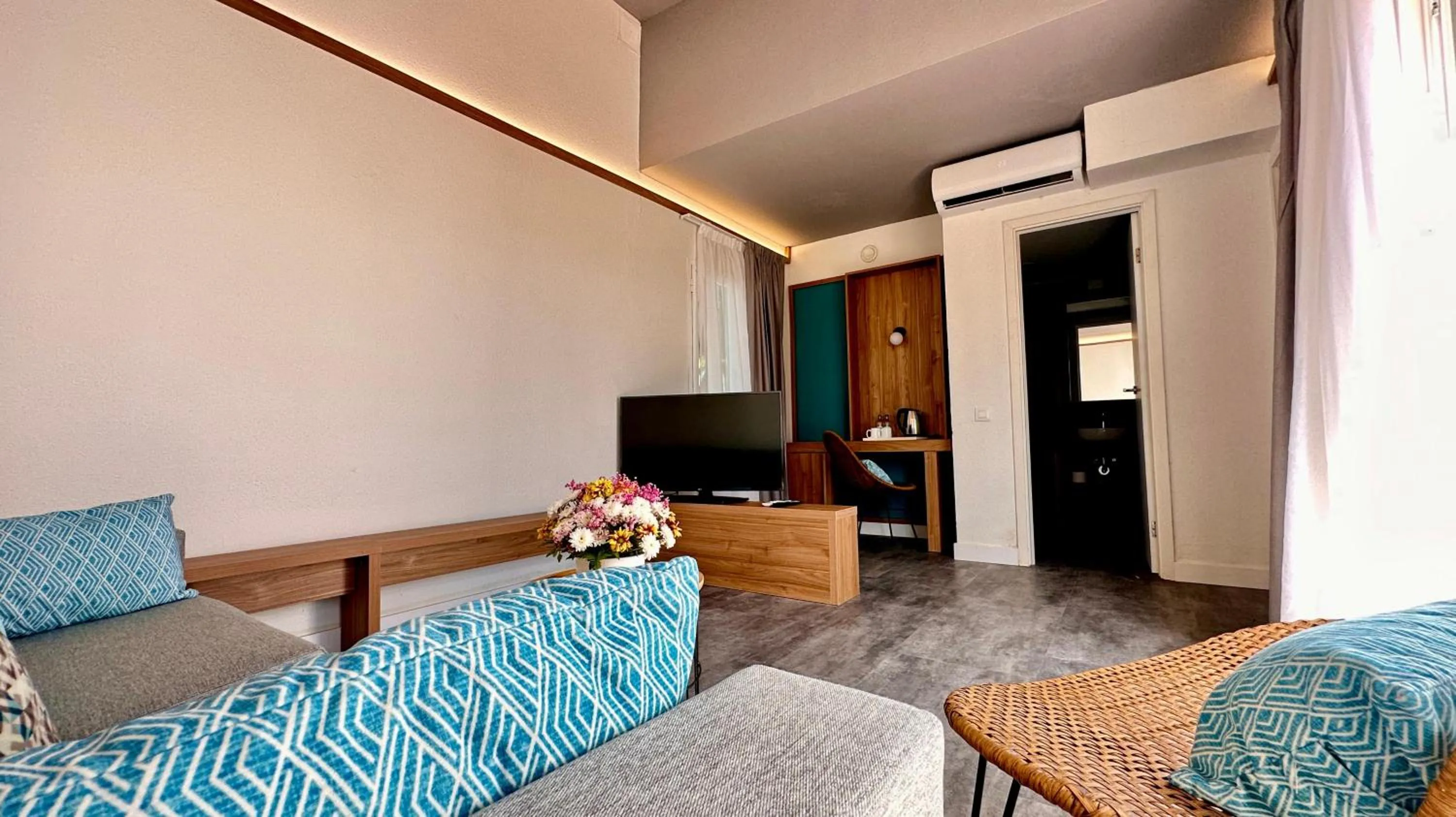 Photo of the whole room in Caleta Dorada