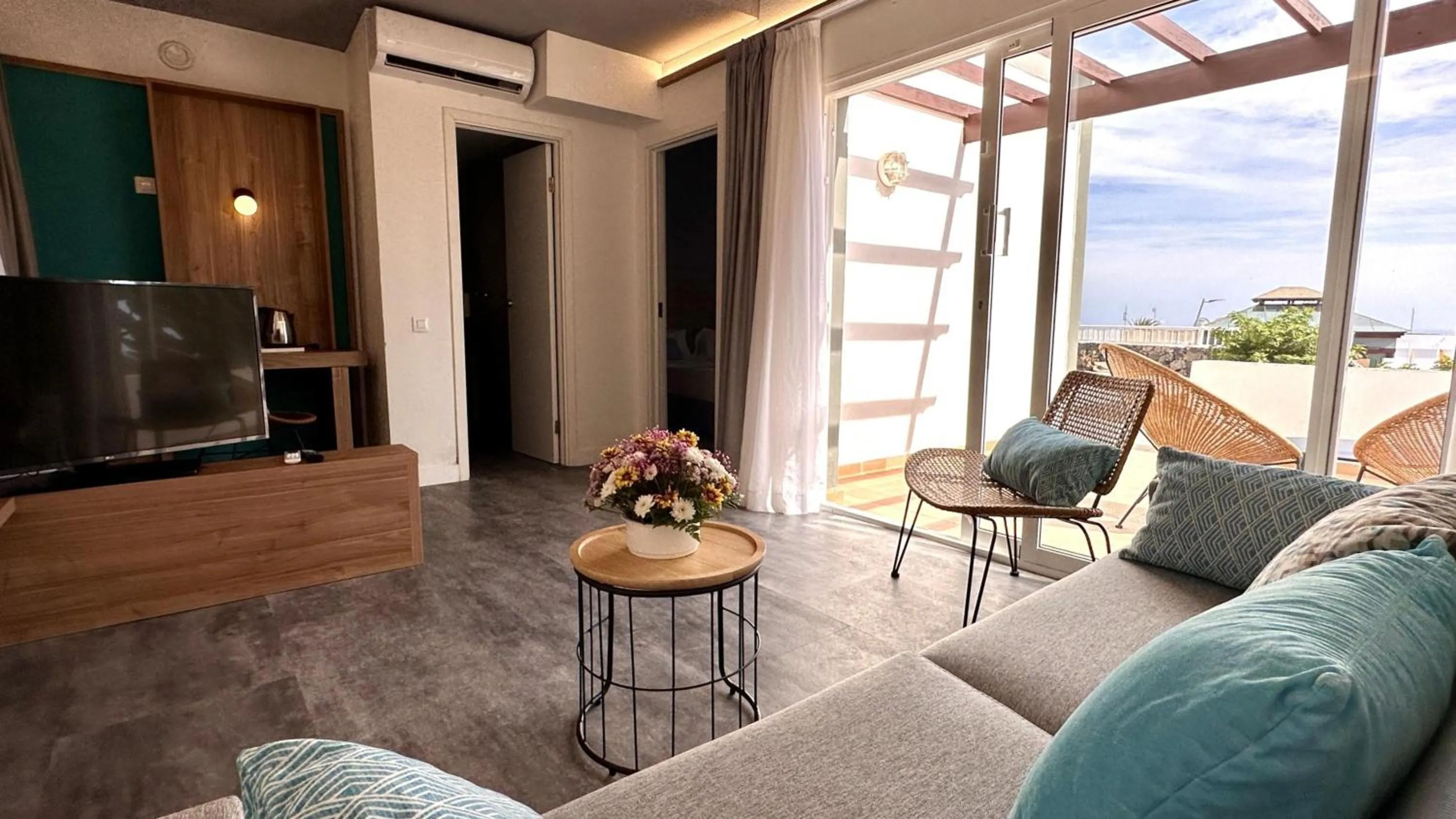 Photo of the whole room in Caleta Dorada