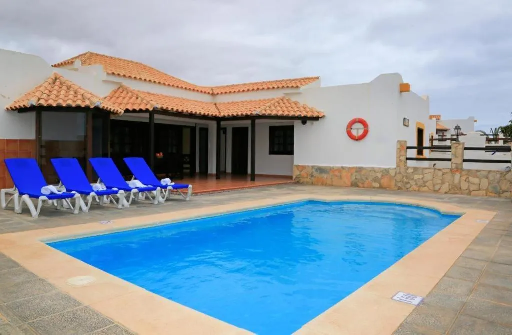 Swimming pool in Caleta Dorada