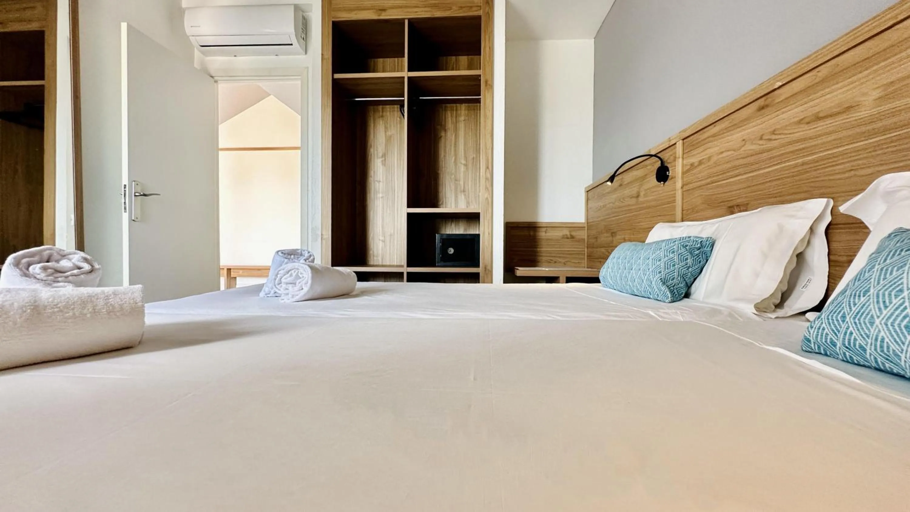 Photo of the whole room, Bed in Caleta Dorada