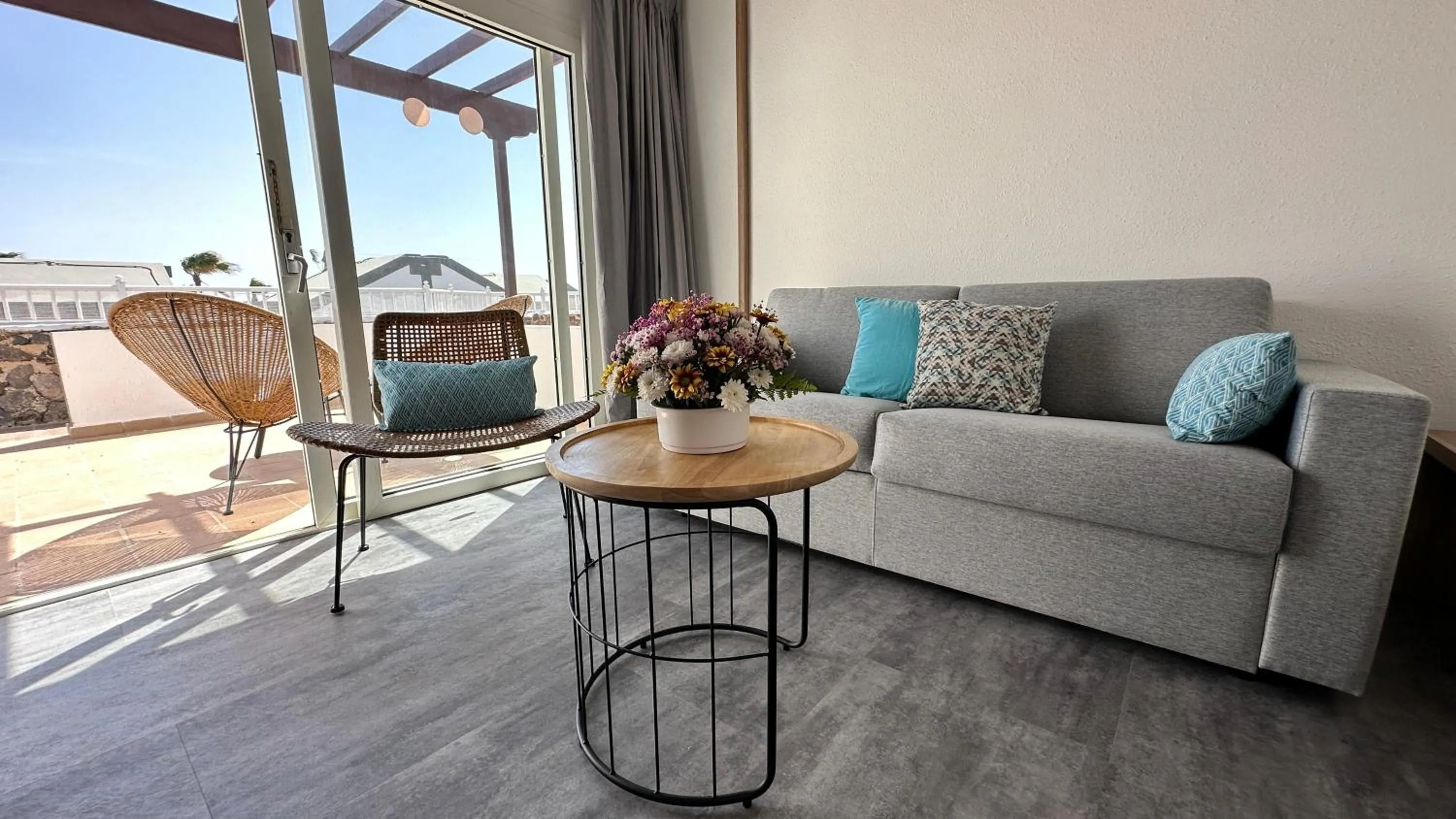 Photo of the whole room in BLUESEA Club Caleta Dorada