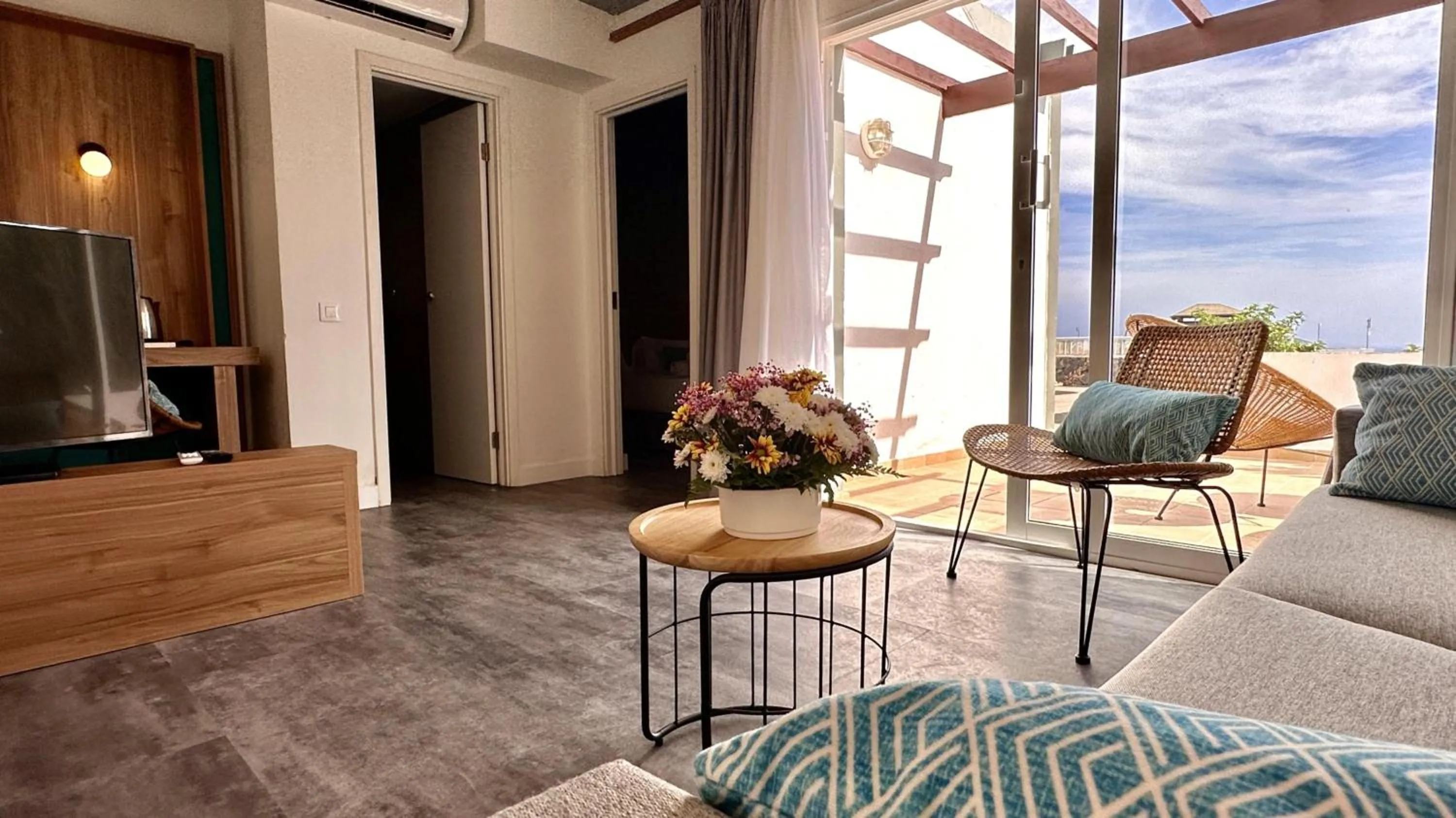 Photo of the whole room in Caleta Dorada