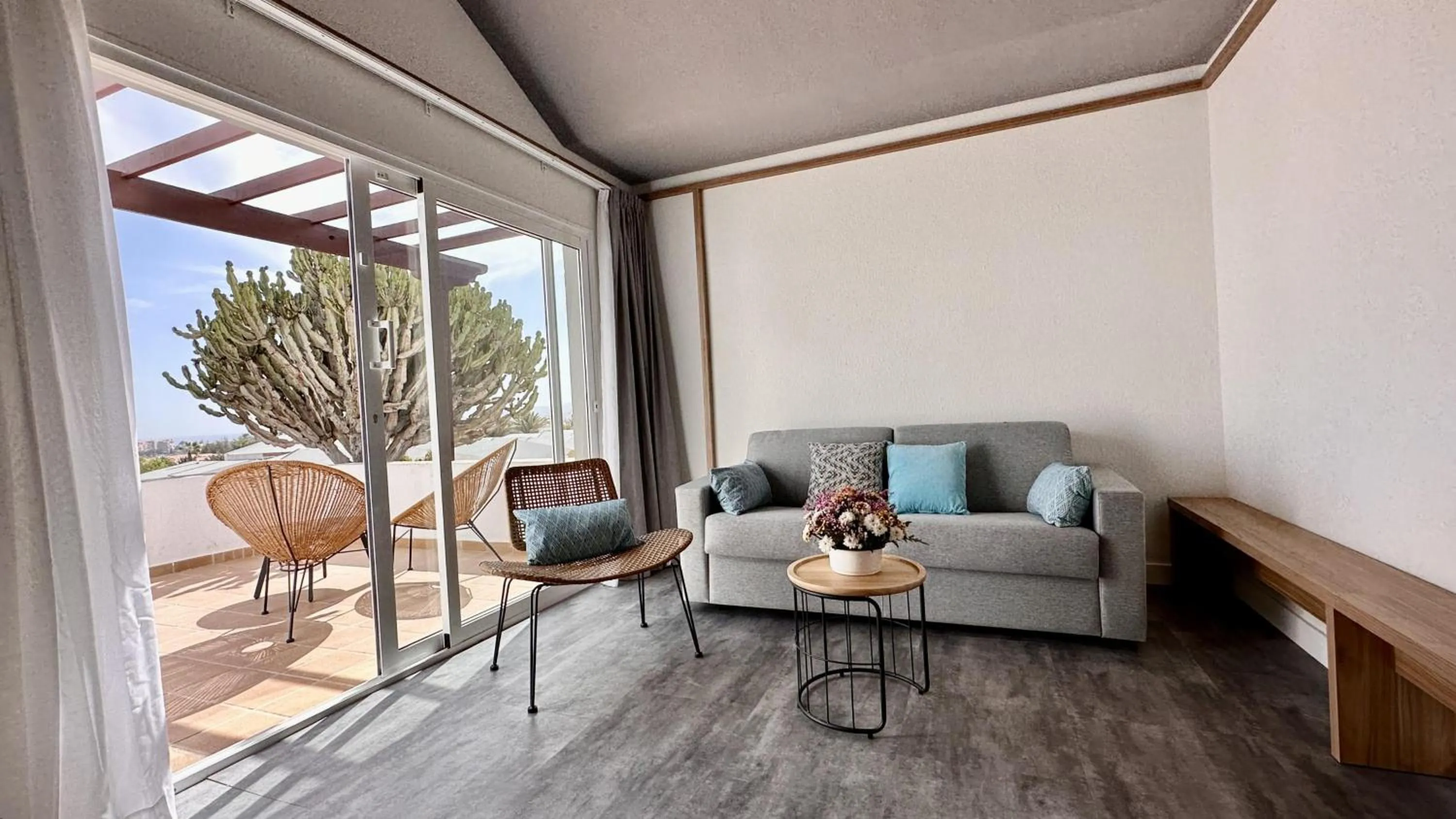 Photo of the whole room in BLUESEA Club Caleta Dorada