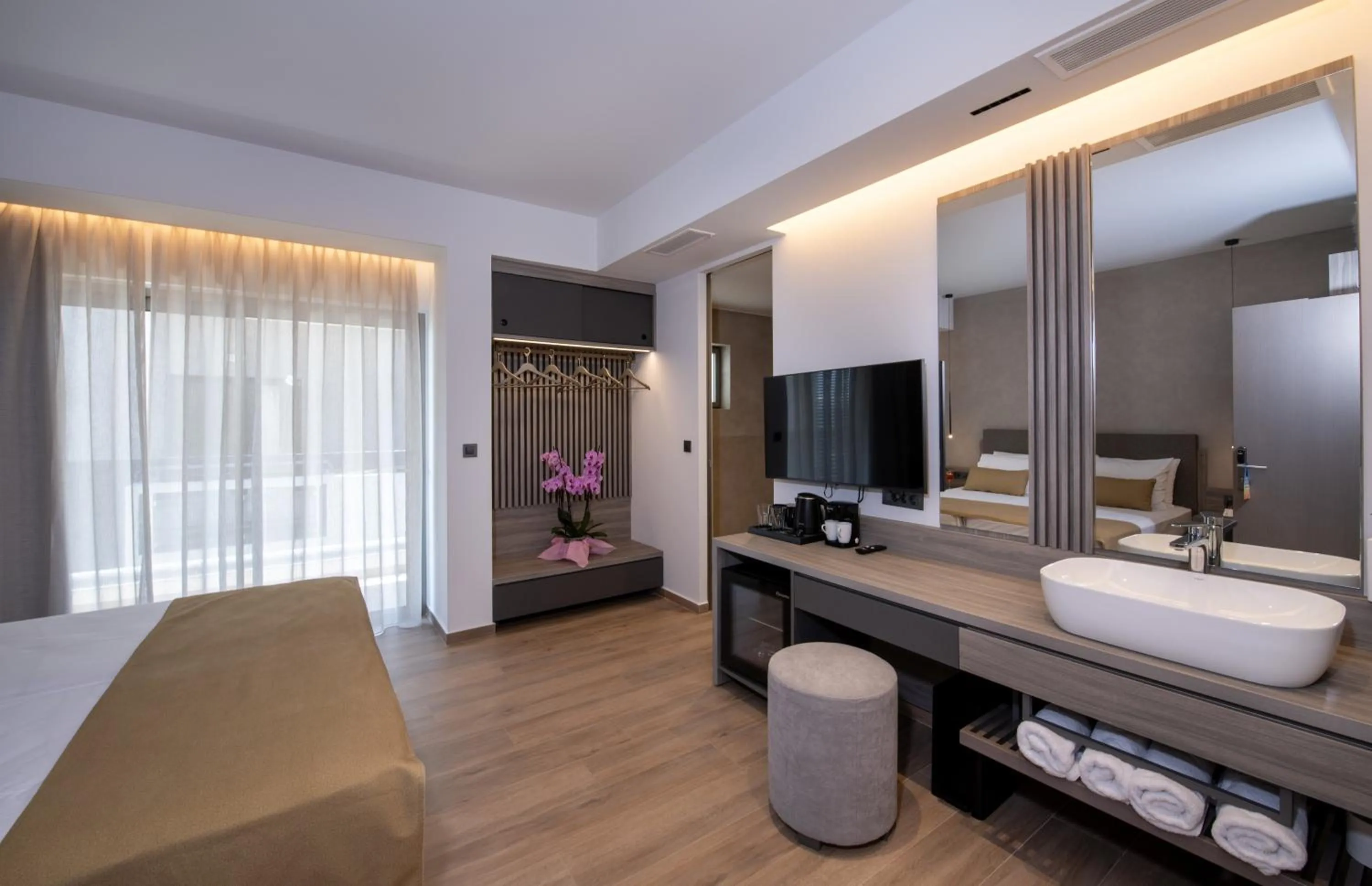 Bed in Creta Palm Resort Hotel & Apartments