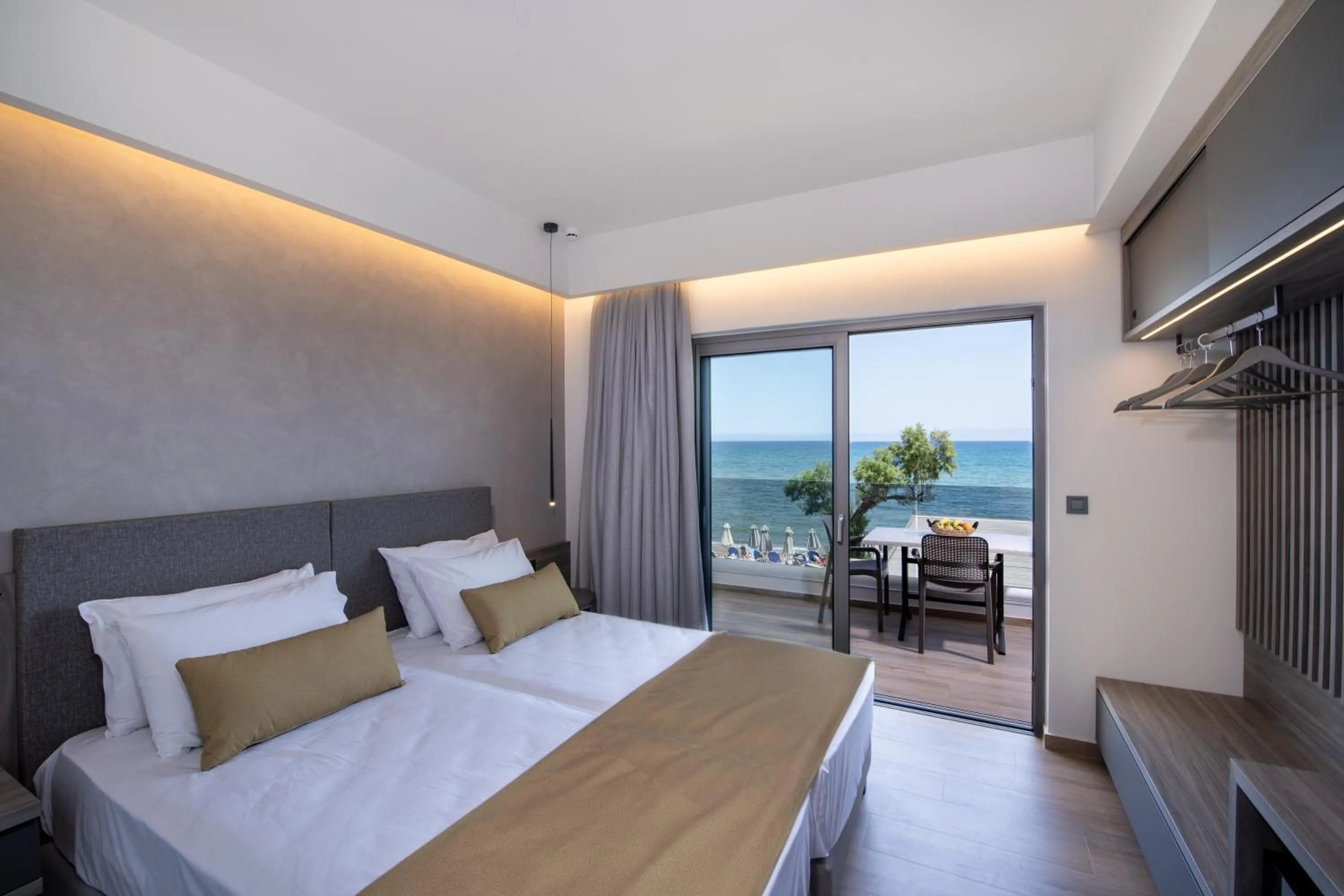 Bed in Creta Palm Resort Hotel & Apartments