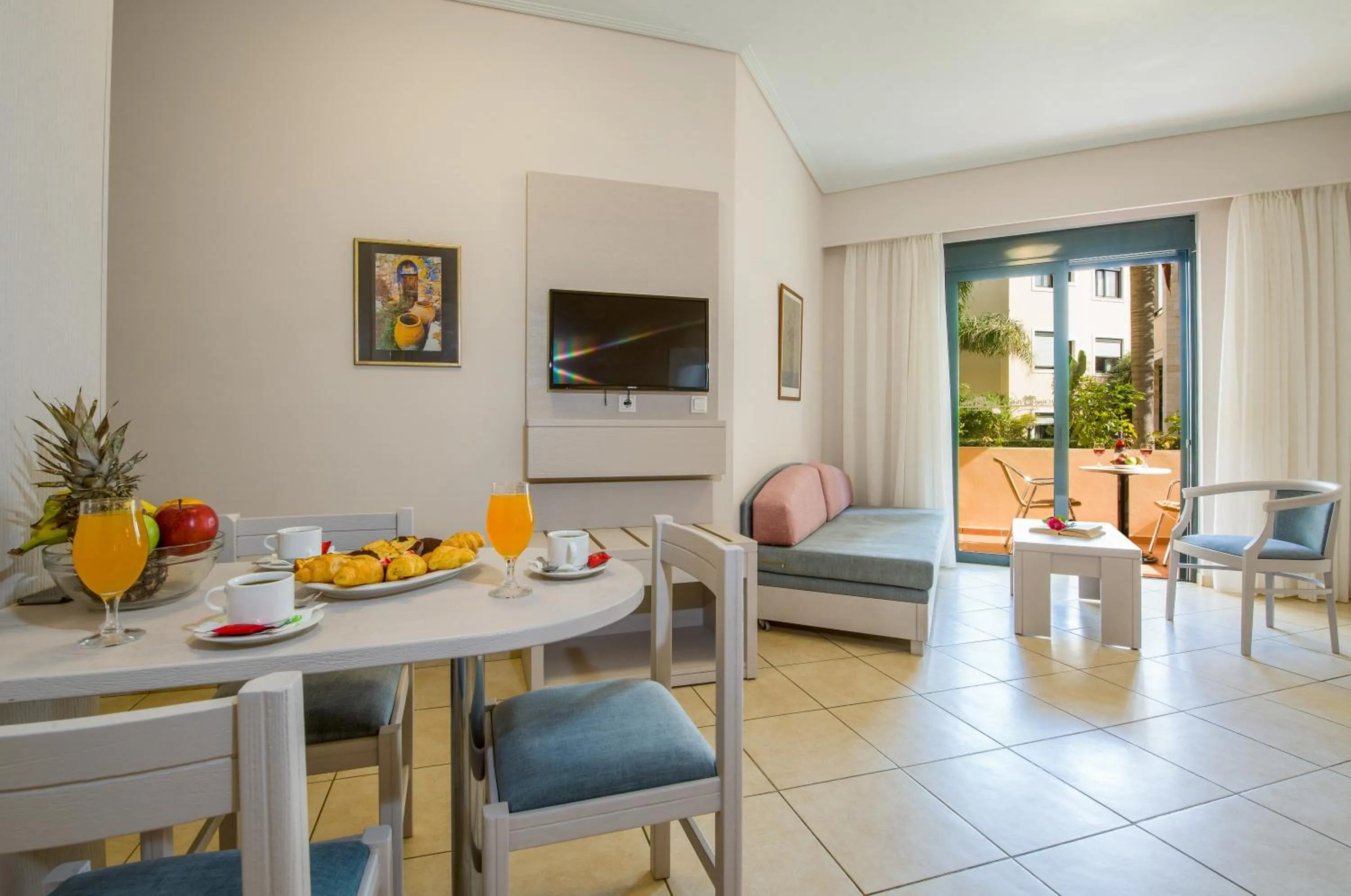 Seating area in Creta Palm Resort Hotel & Apartments