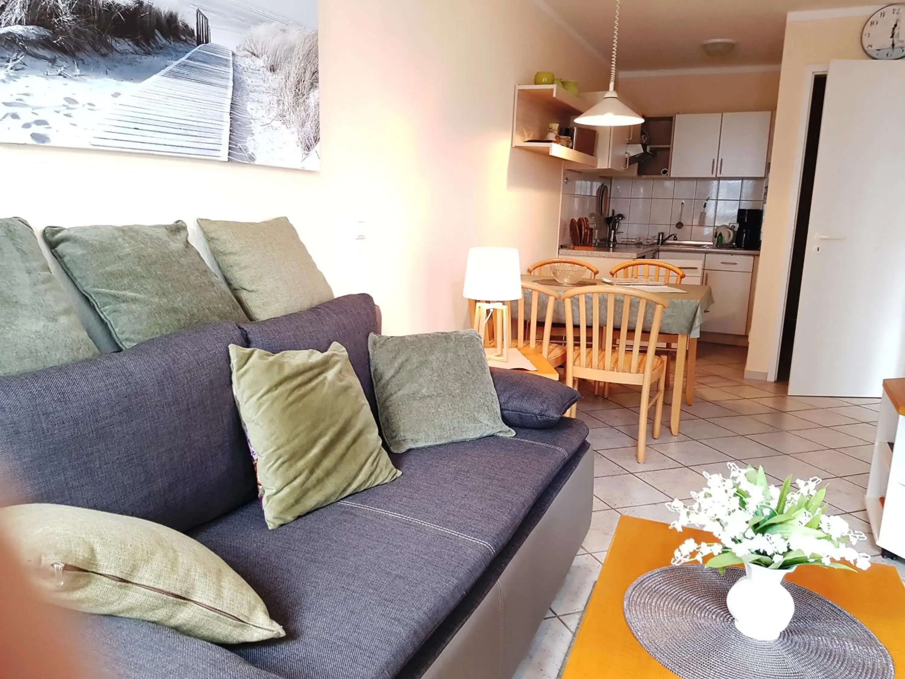 2 Raum Wohnung Morgensonne mit Balkon 2 Raum Wohnung Morgensonne mit Balkon