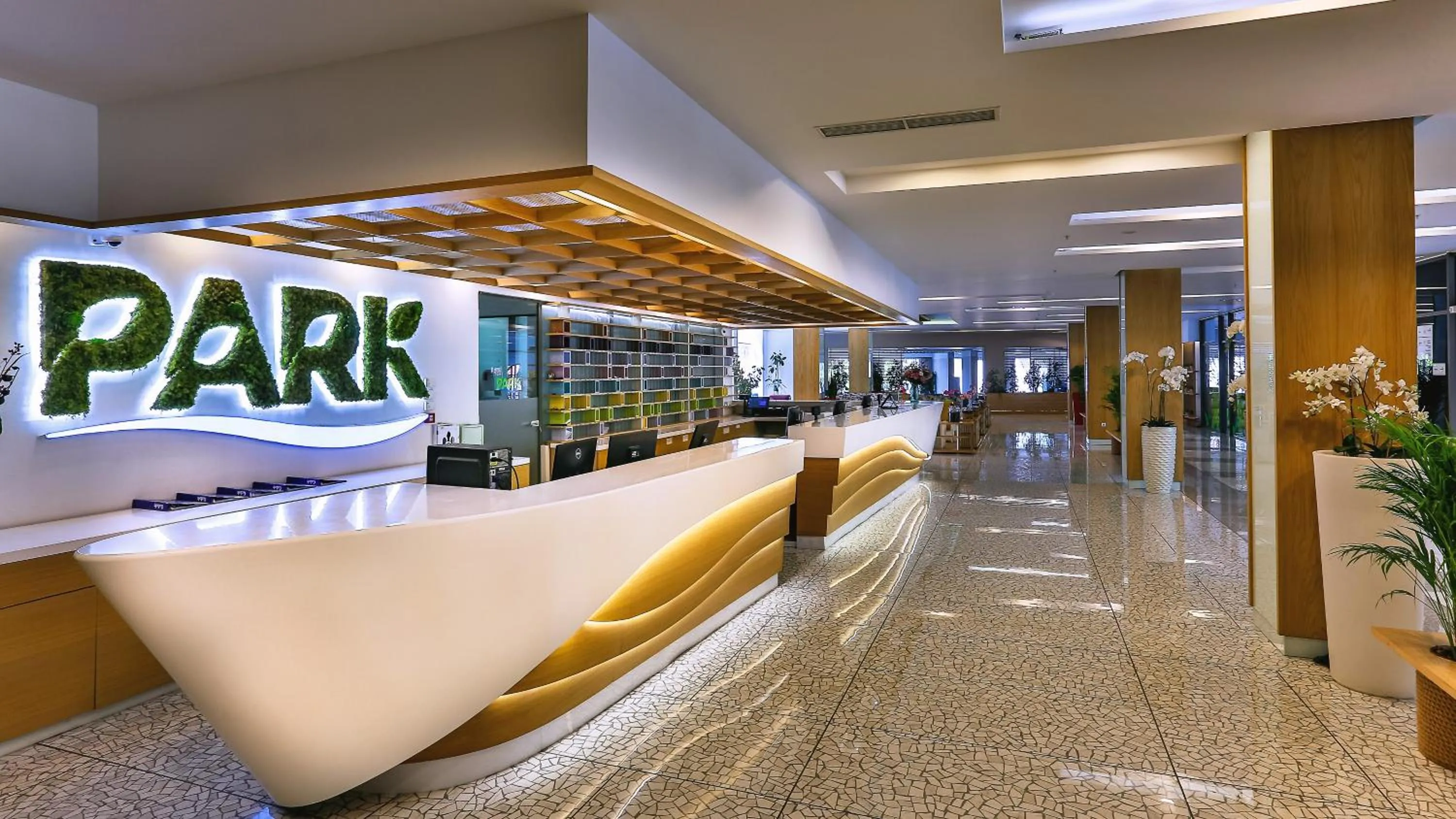 Lobby or reception in Carine Hotel Park