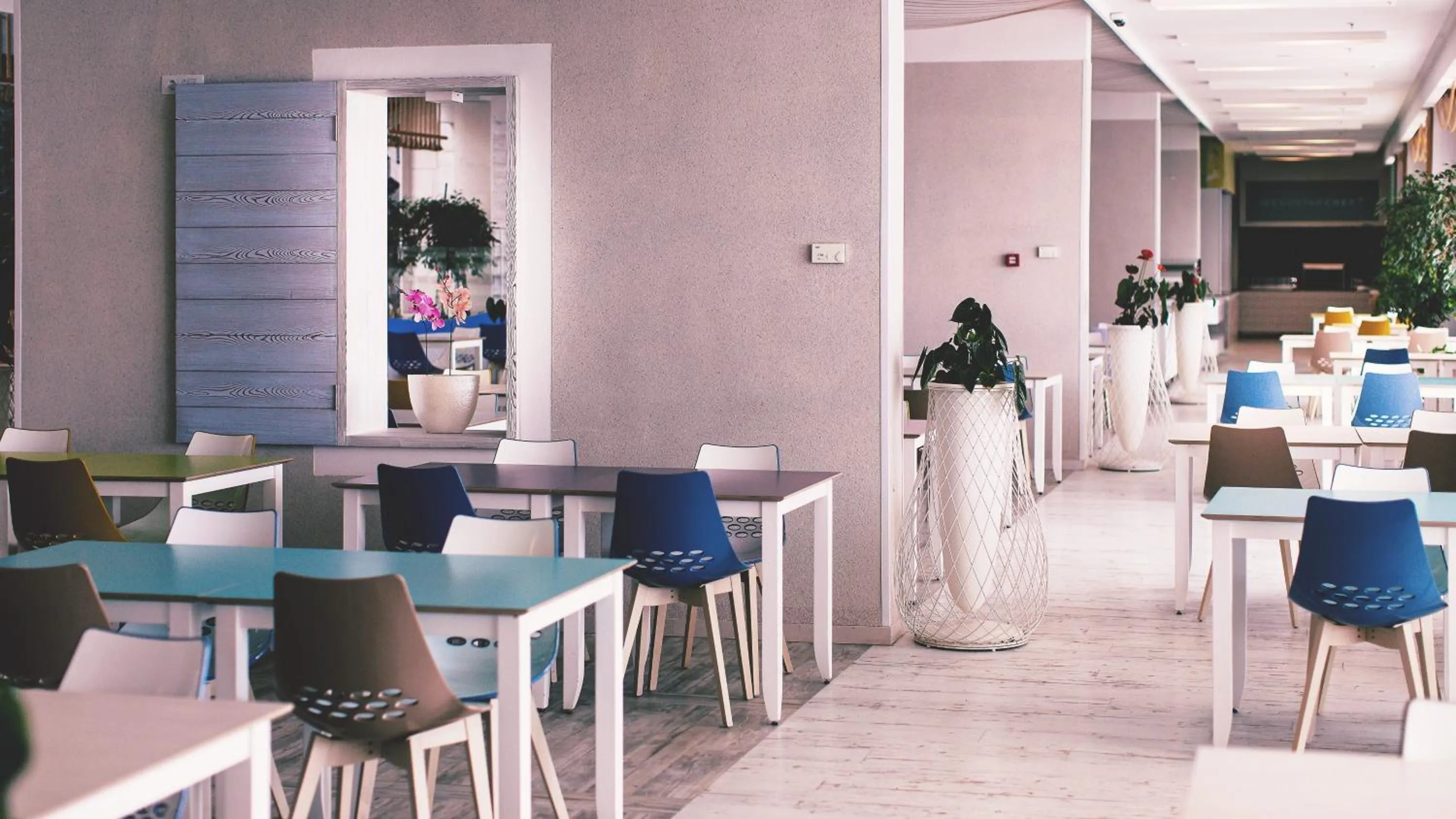 Restaurant/places to eat in Carine Hotel Park