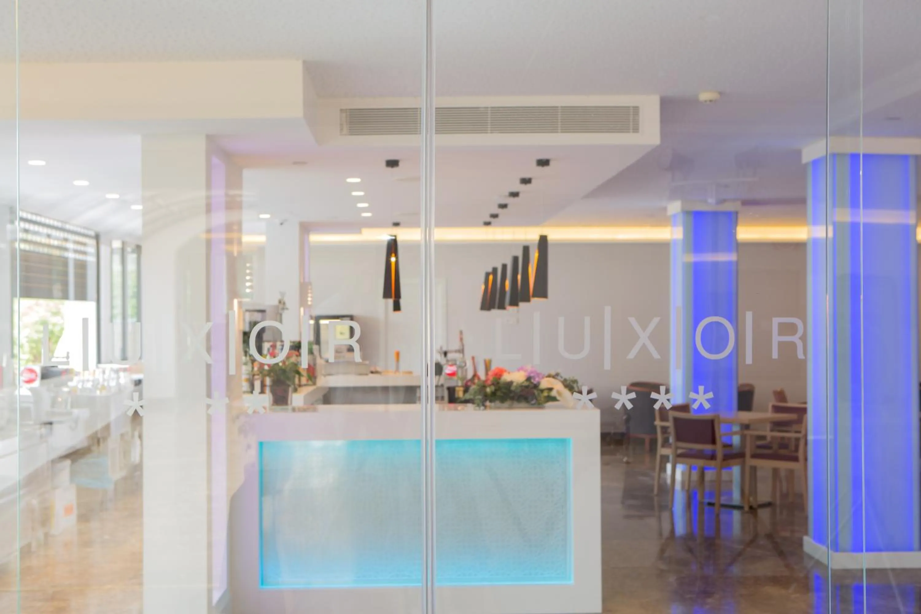 Communal lounge/ TV room in Hotel Luxor