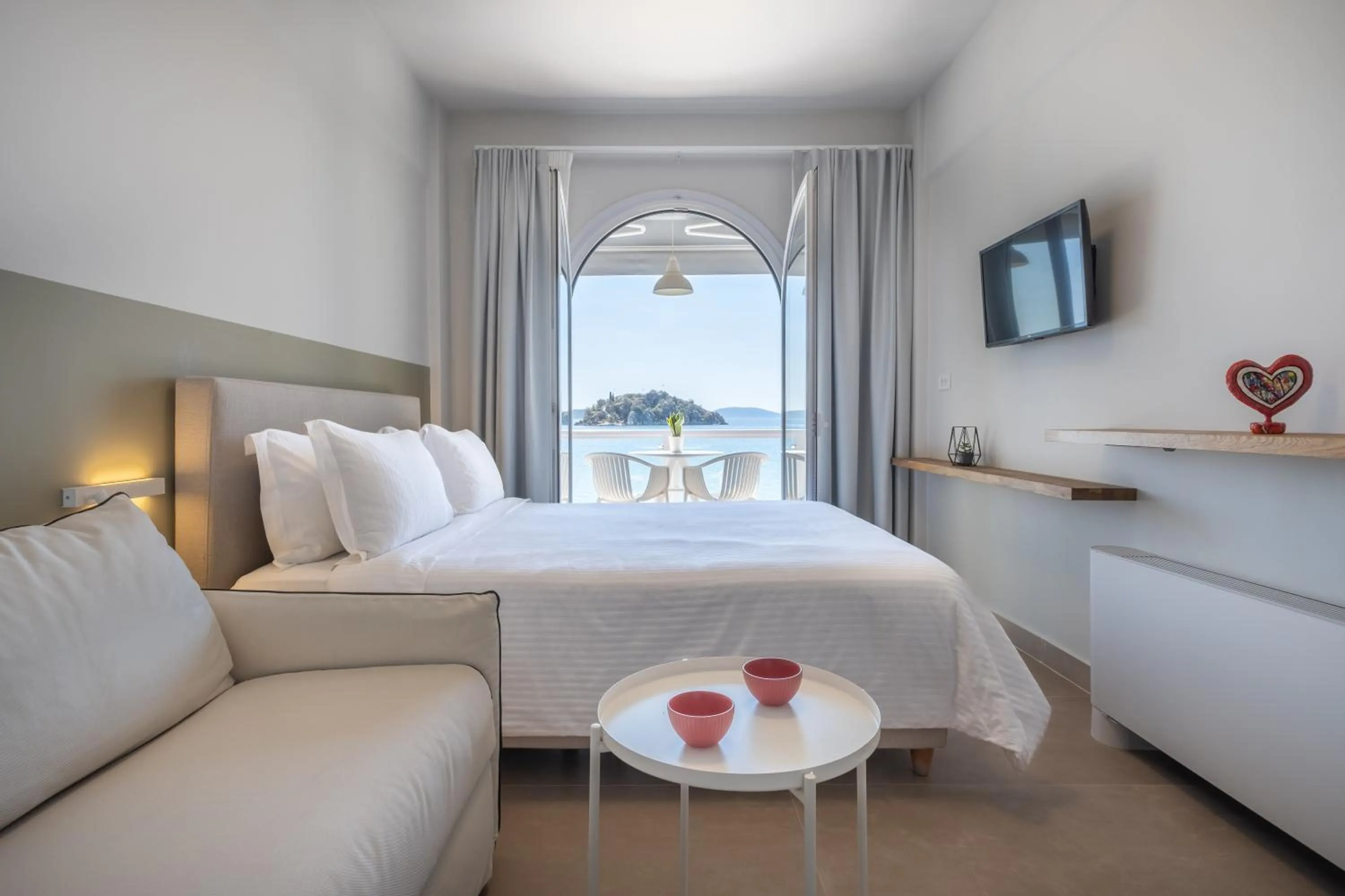 Photo of the whole room, Bed in Nelly's Apartments