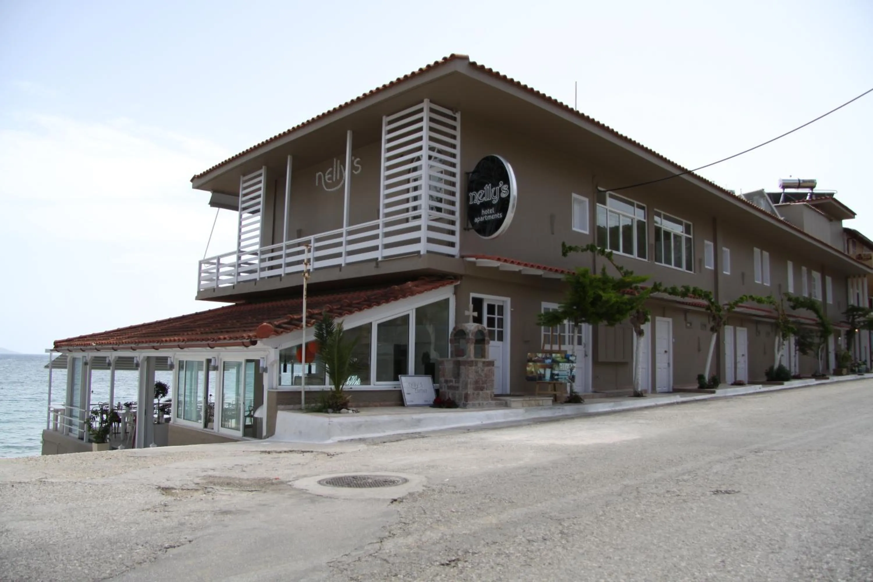 Spring in Nelly's Apartments