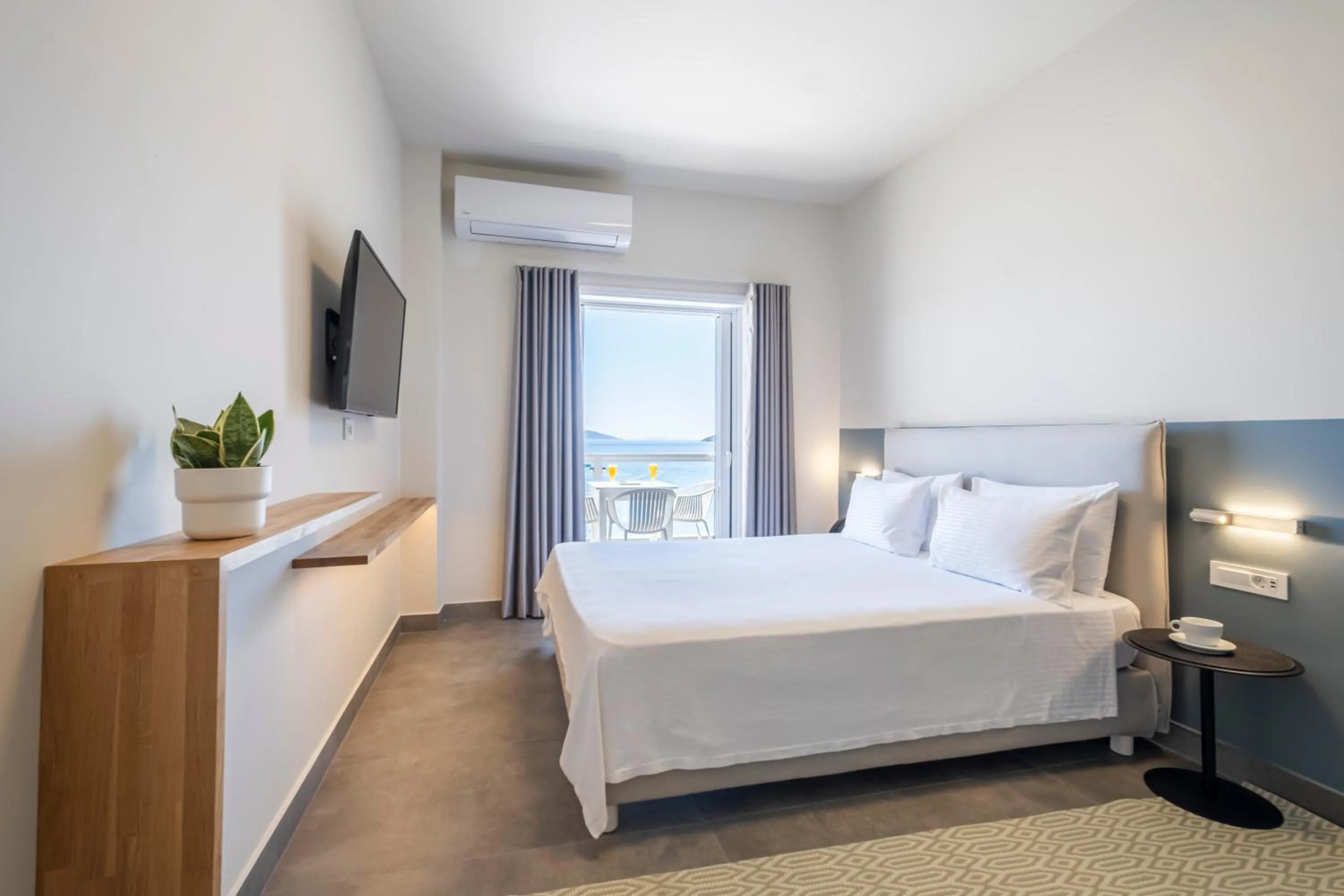 Bed in Nelly's Apartments