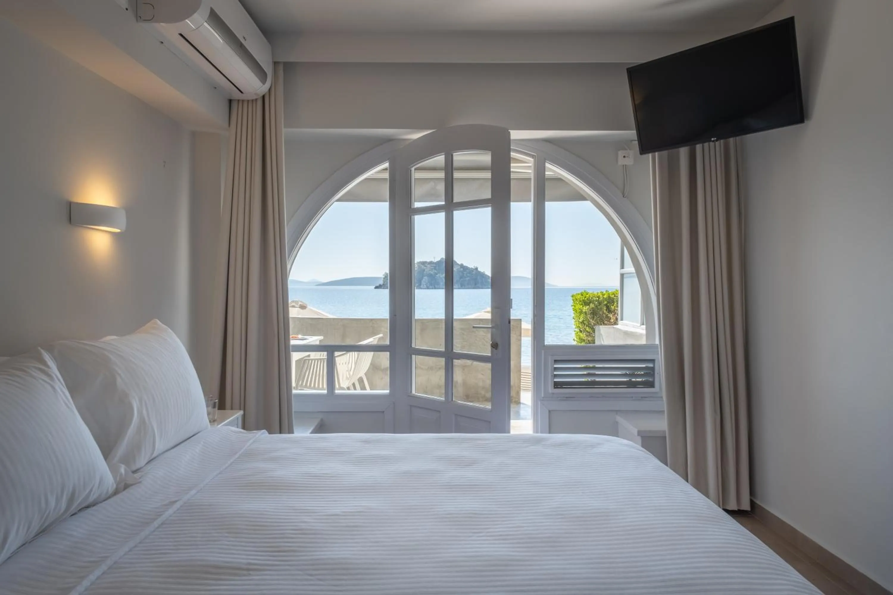 Bed in Nelly's Apartments