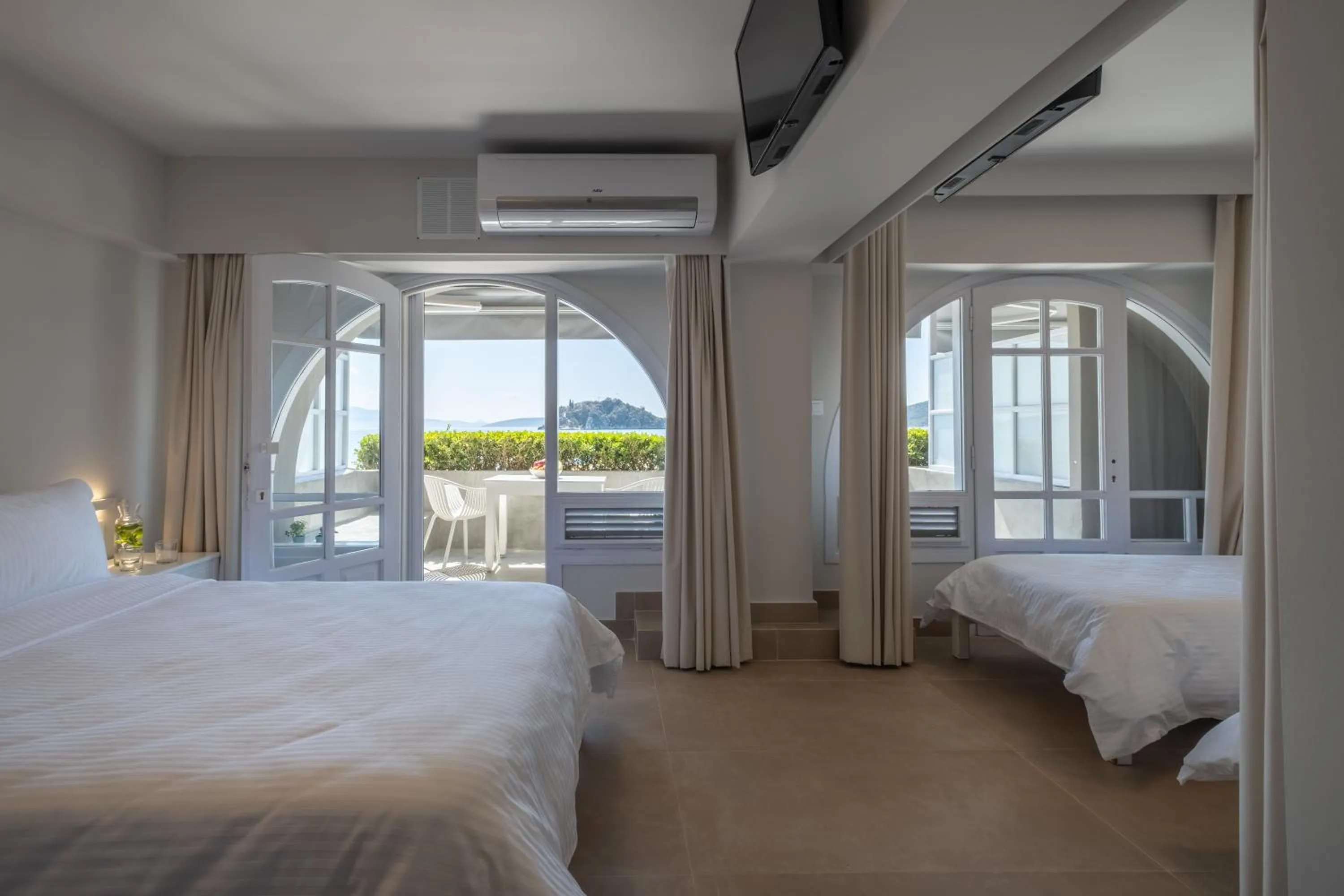 Photo of the whole room, Bed in Nelly's Apartments