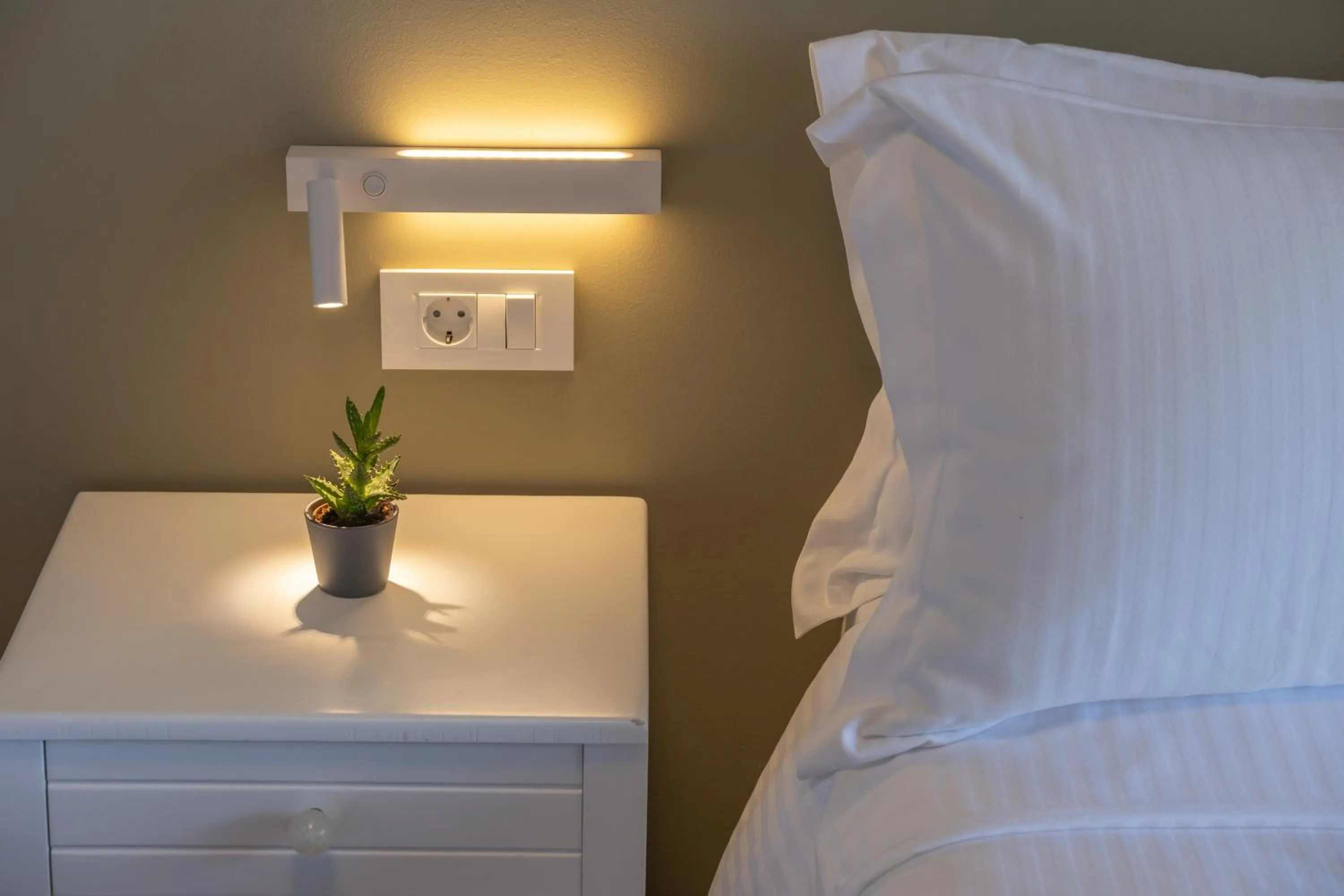 Bedroom, Bed in Nelly's Apartments