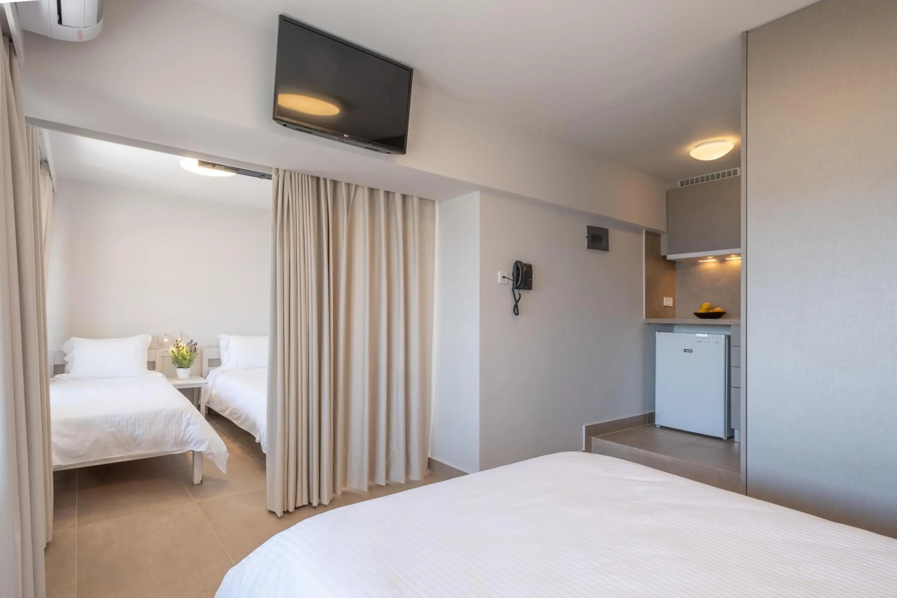 TV and multimedia, Bed in Nelly's Apartments