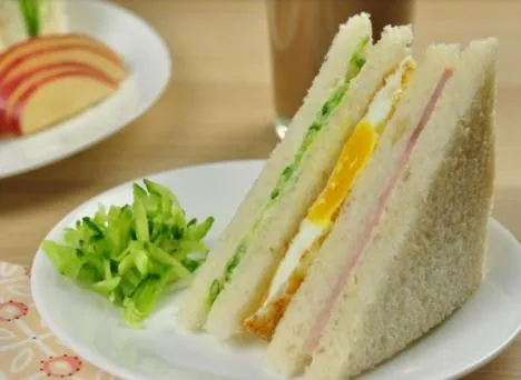 Breakfast in WE Motel