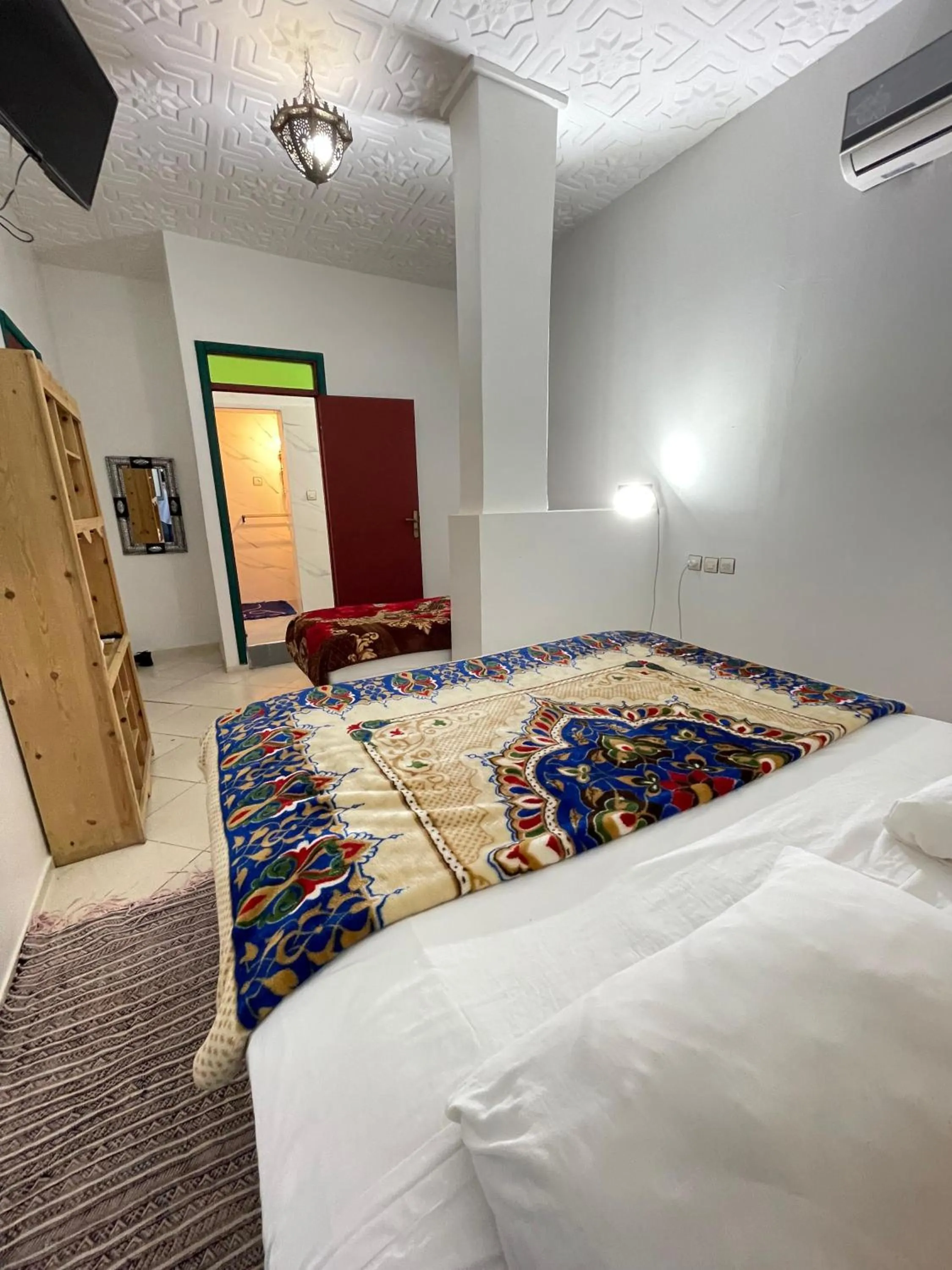 air conditioner, Bed in La Casa Espanyola