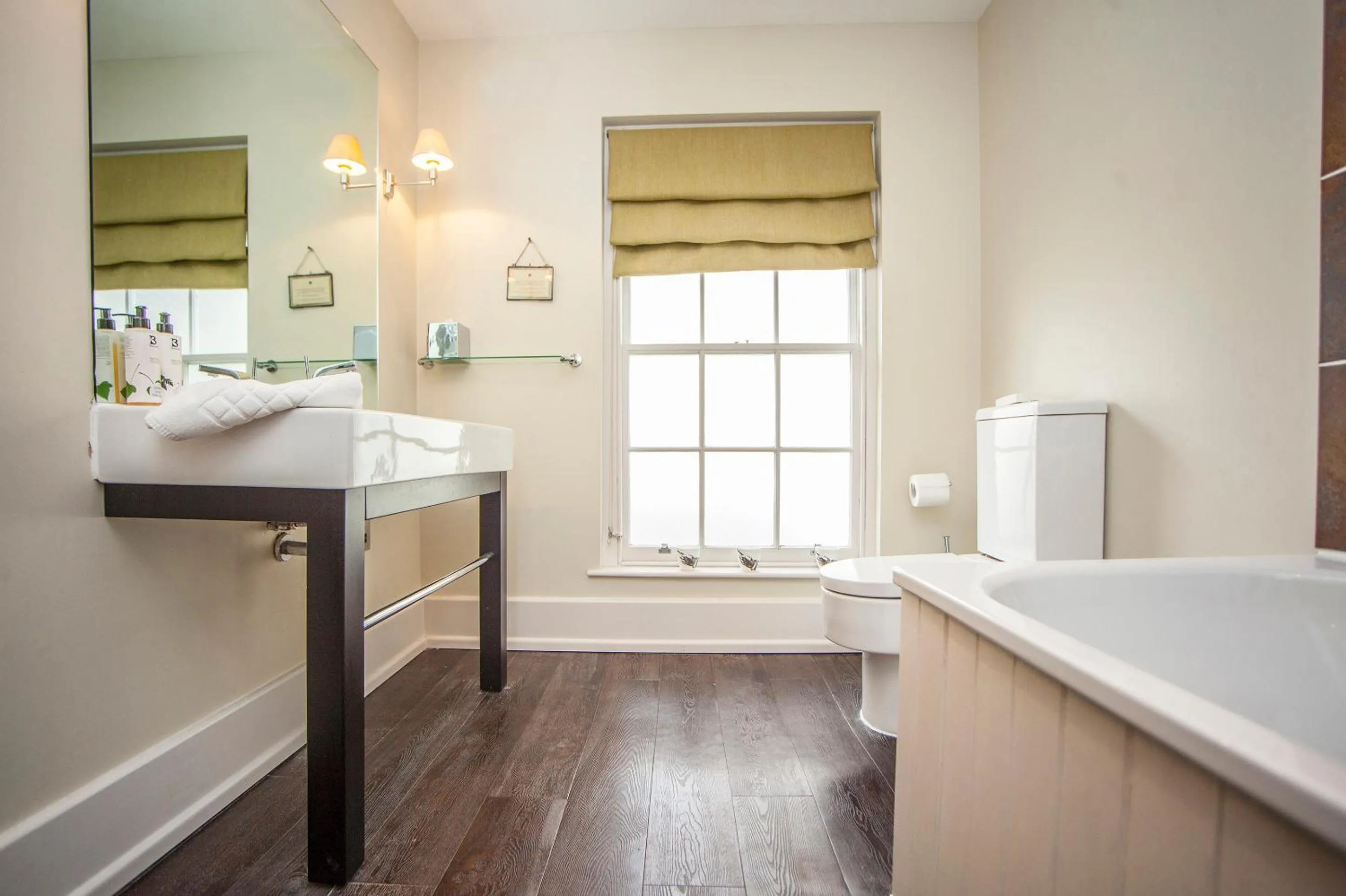 Bathroom in The Grosvenor Arms