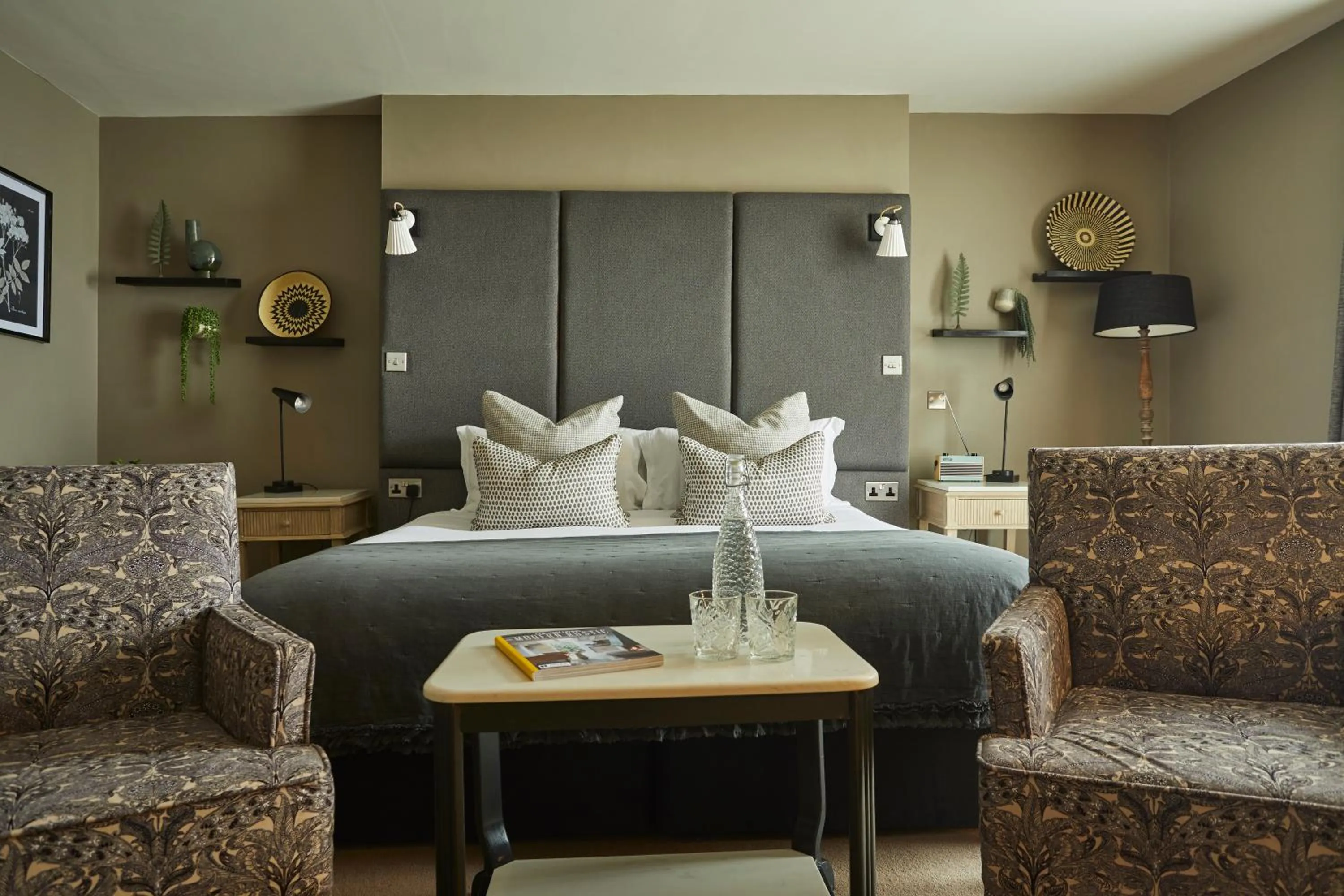 Bedroom, Bed in The Grosvenor Arms