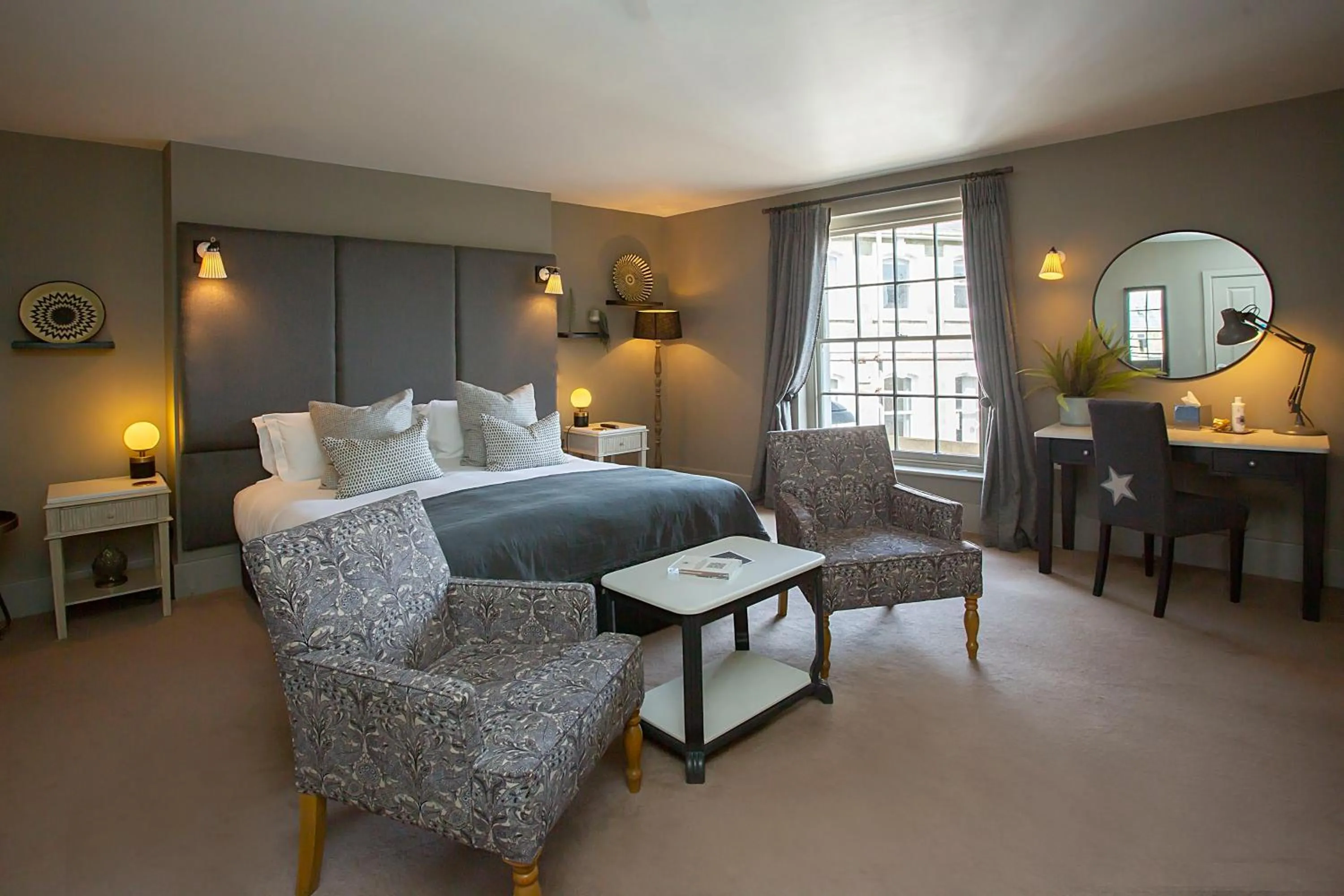 Bedroom in The Grosvenor Arms