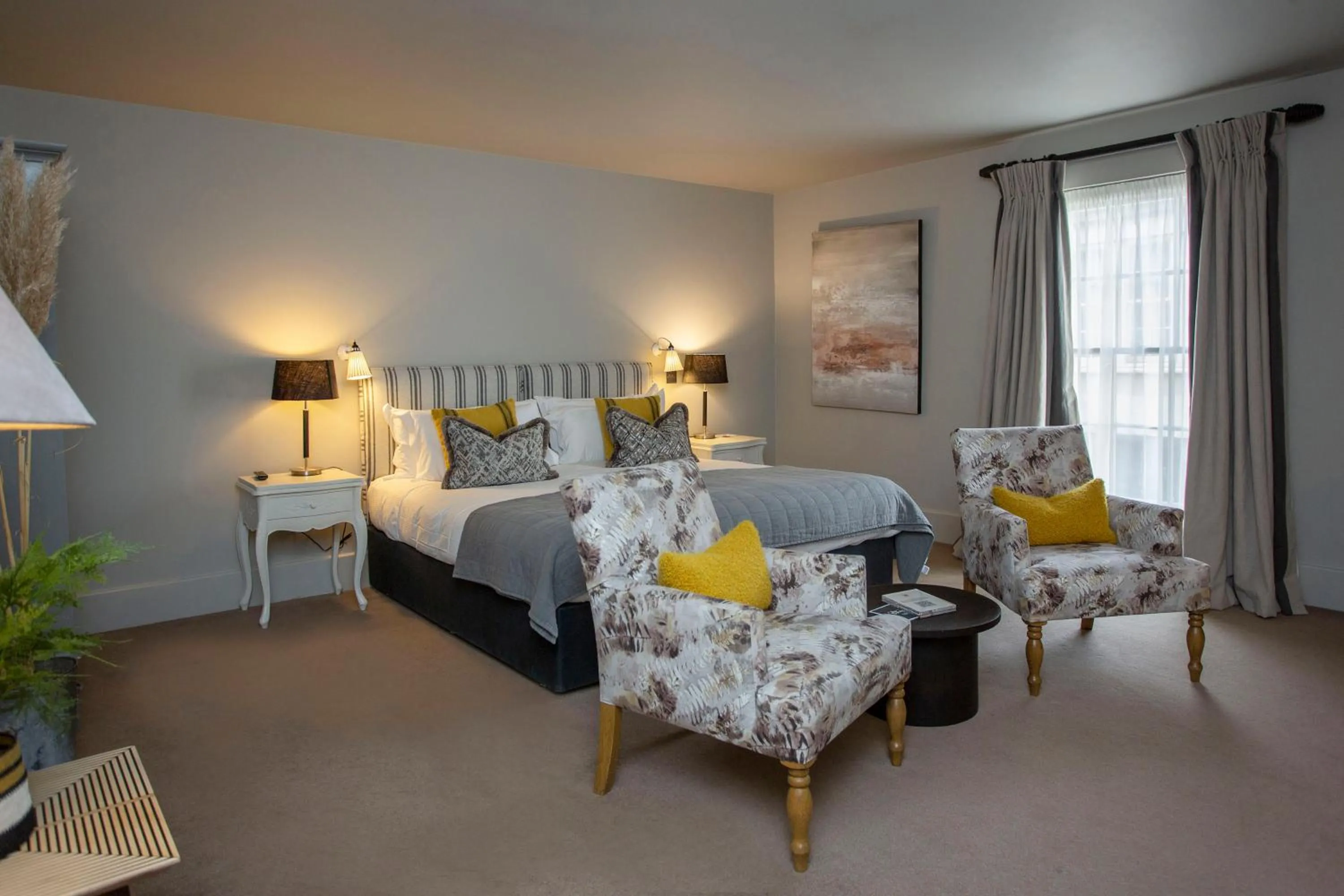 Bedroom, Bed in The Grosvenor Arms