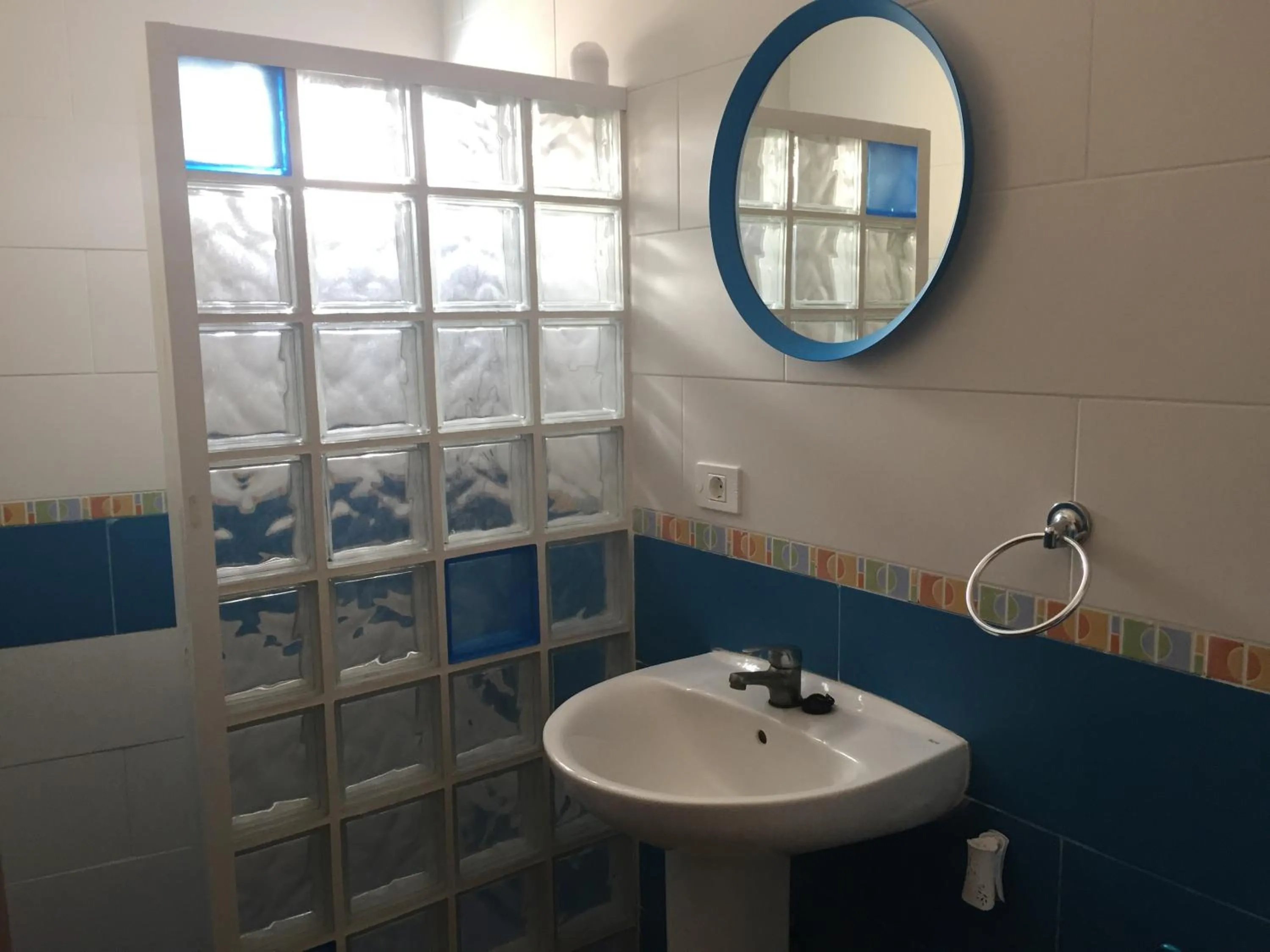 Shower in Pensión Playa