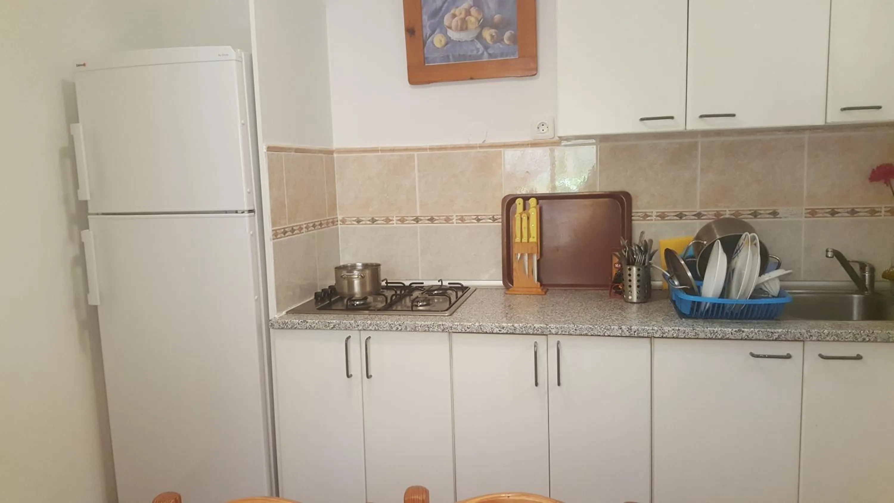 Communal kitchen in Pensión Playa