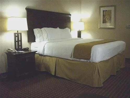 Bed in Holiday Inn Express Hotel and Suites Kingsville by IHG
