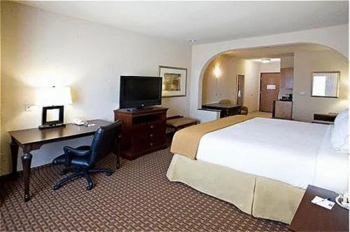Bed in Holiday Inn Express Hotel and Suites Kingsville by IHG