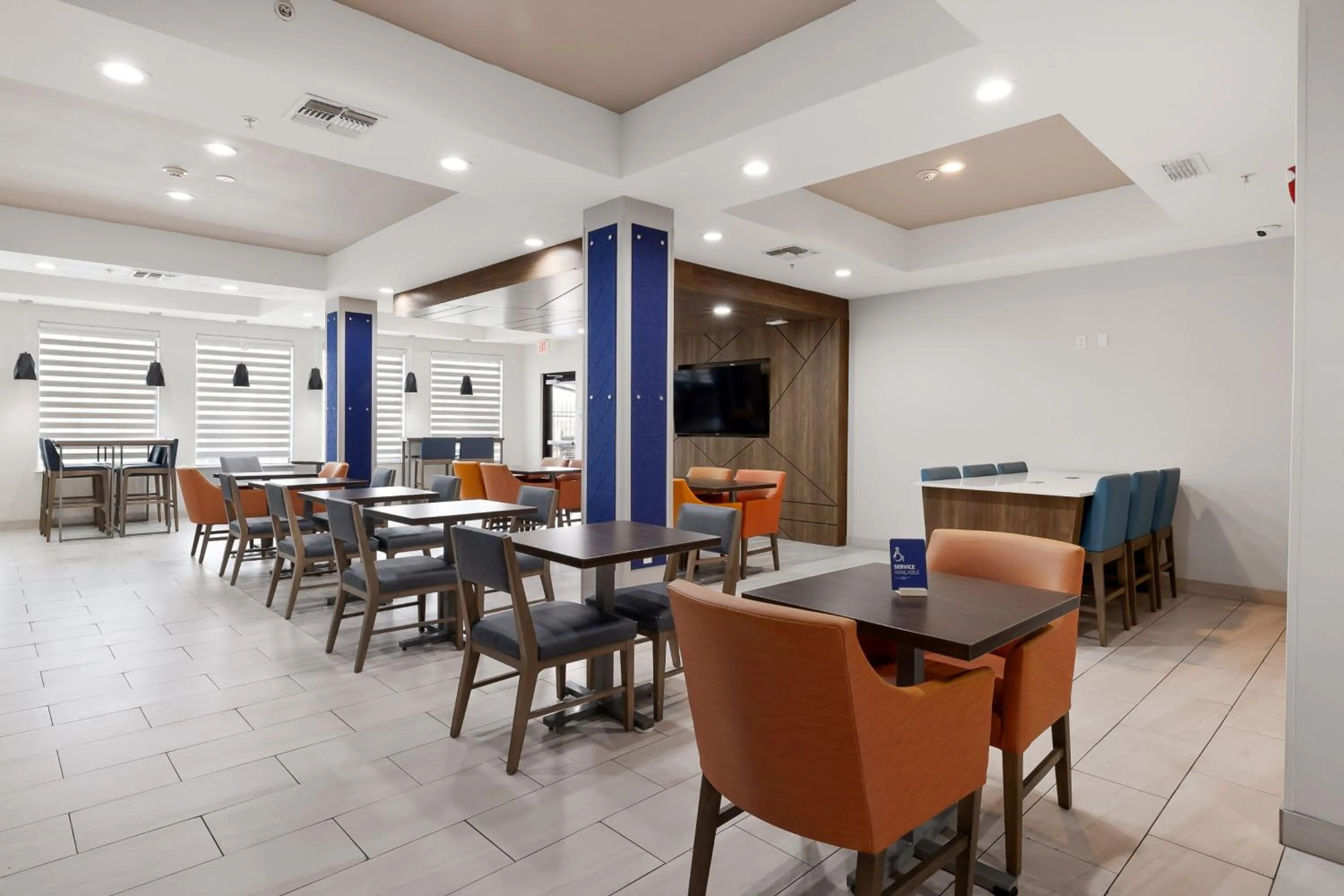 Restaurant/places to eat in Holiday Inn Express Hotel and Suites Kingsville by IHG