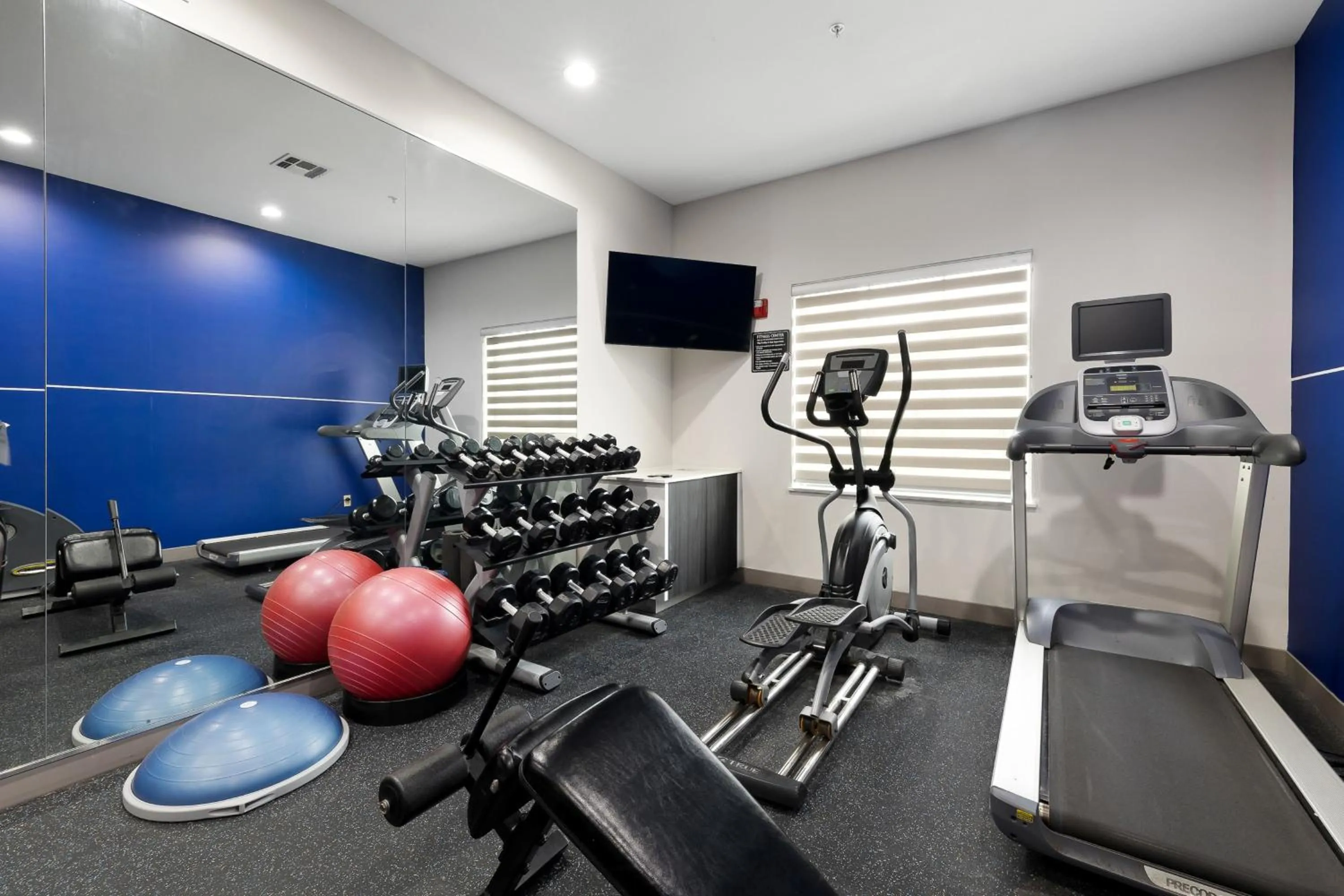 Fitness centre/facilities in Holiday Inn Express Hotel and Suites Kingsville by IHG