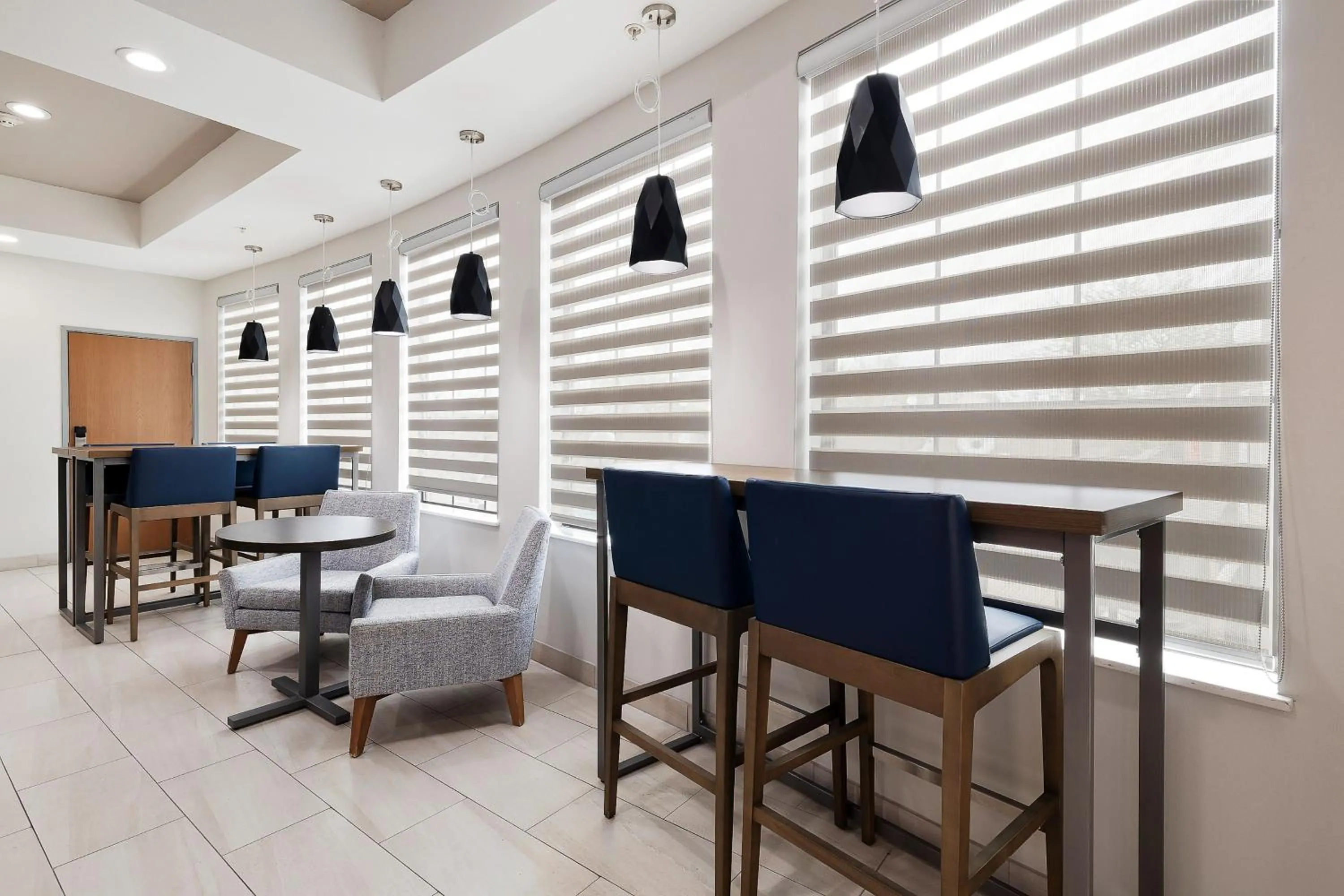 Restaurant/places to eat in Holiday Inn Express Hotel and Suites Kingsville by IHG