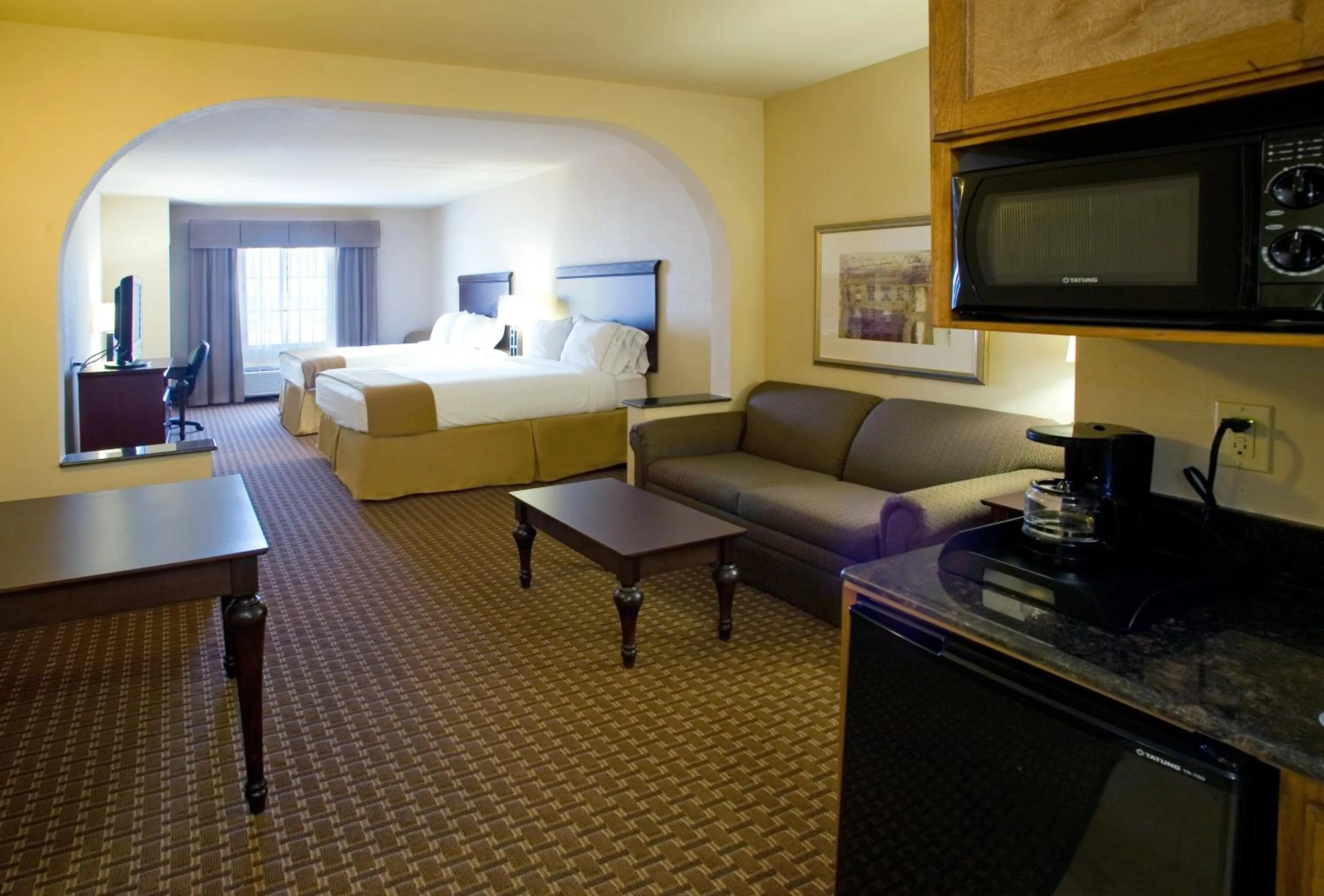 Photo of the whole room, Bed in Holiday Inn Express Hotel and Suites Kingsville by IHG